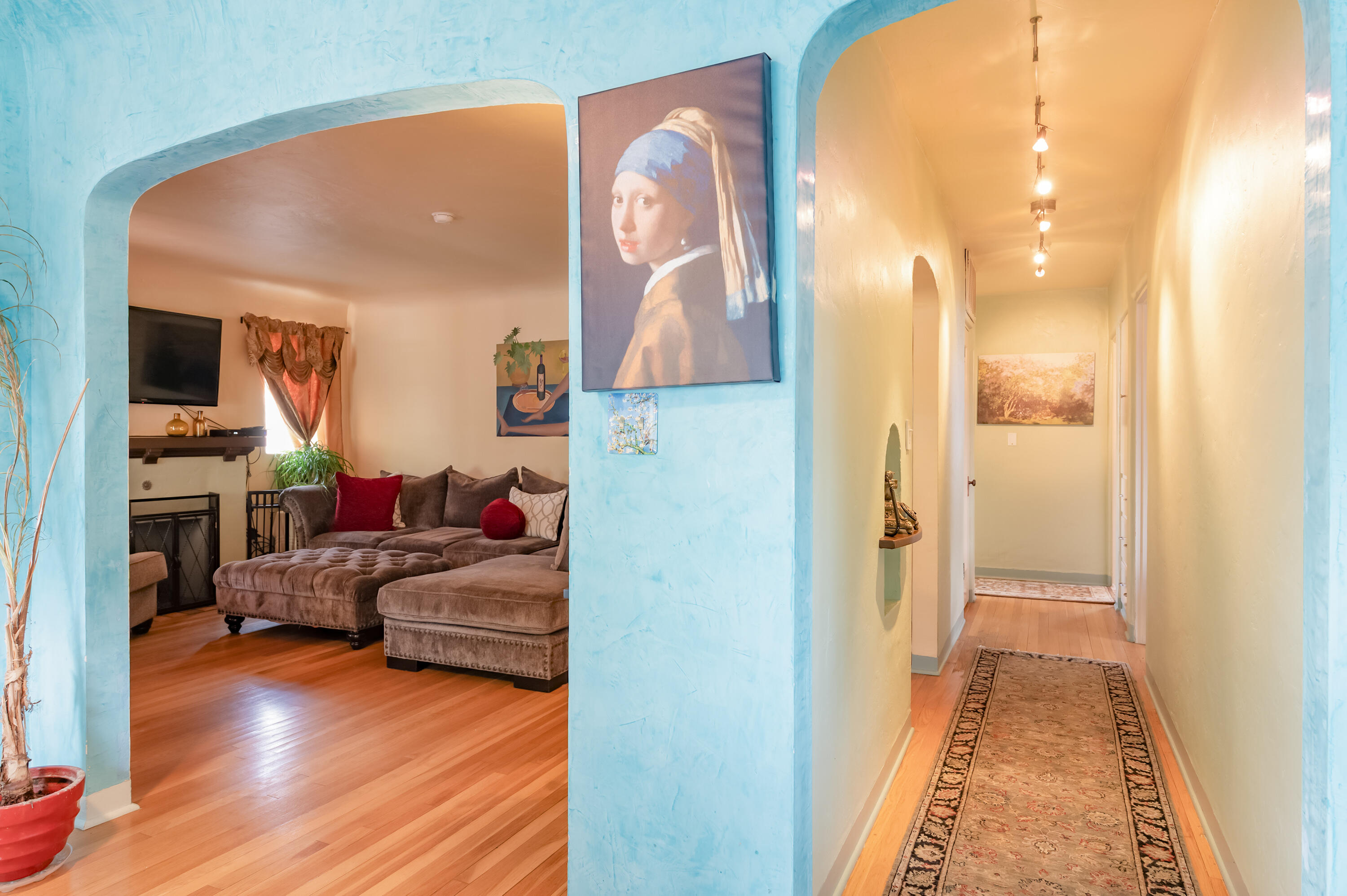 410 AMHERST Drive SE