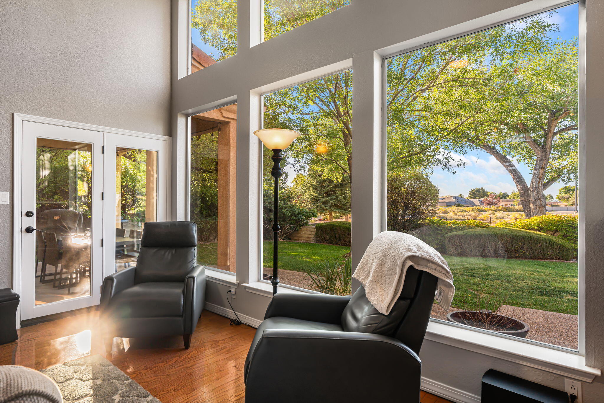 6505 MEADOW HILLS Street NE