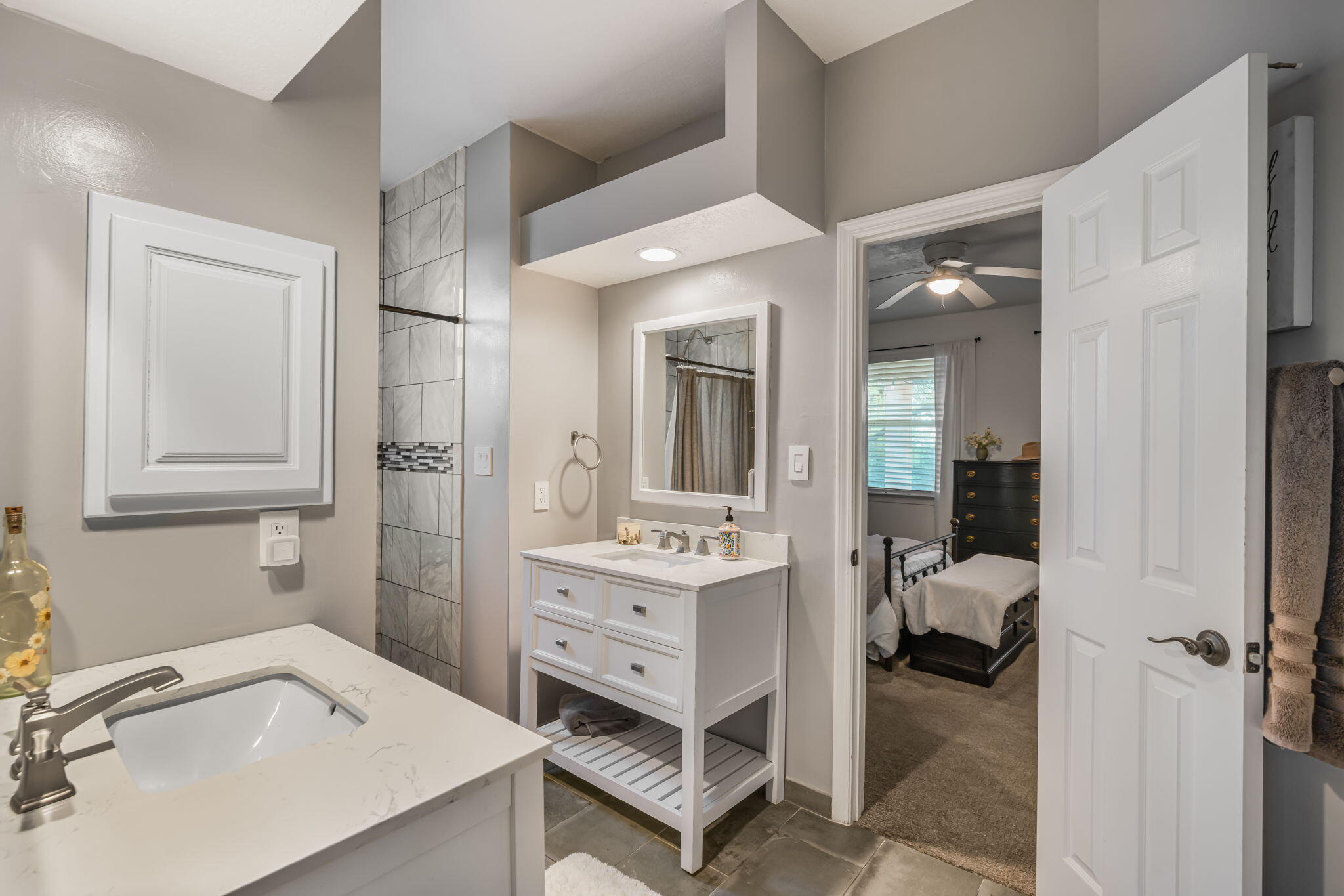 6505 MEADOW HILLS Street NE