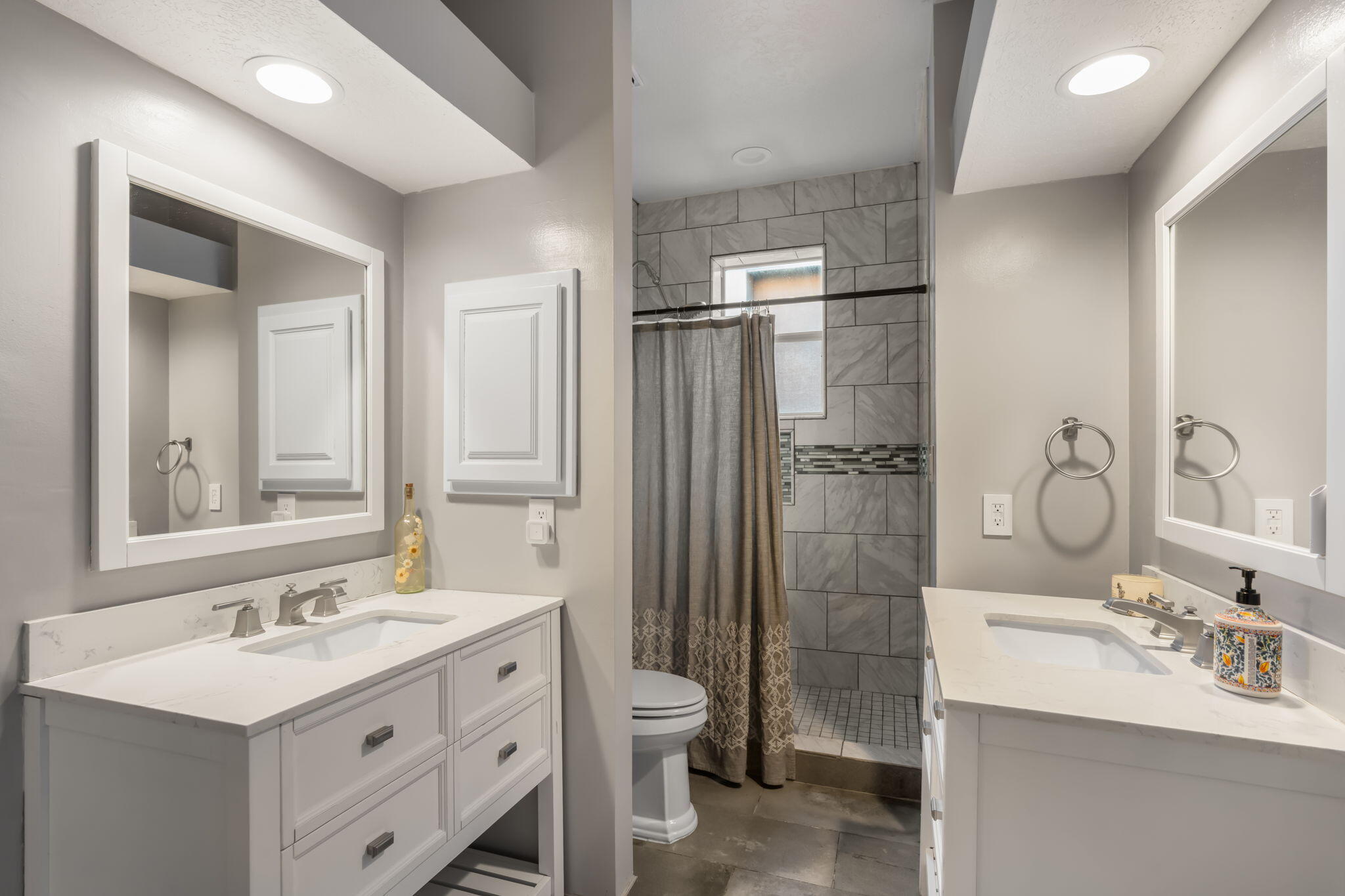 6505 MEADOW HILLS Street NE