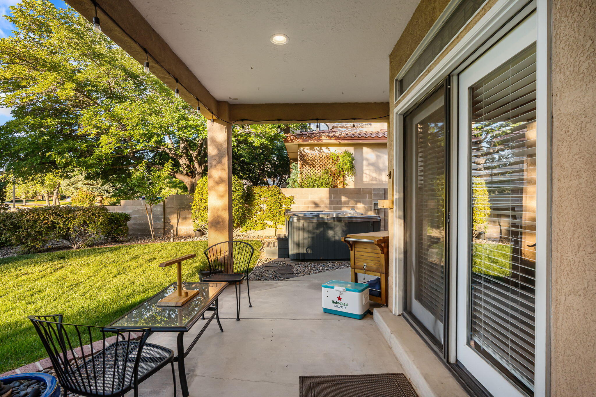 6505 MEADOW HILLS Street NE