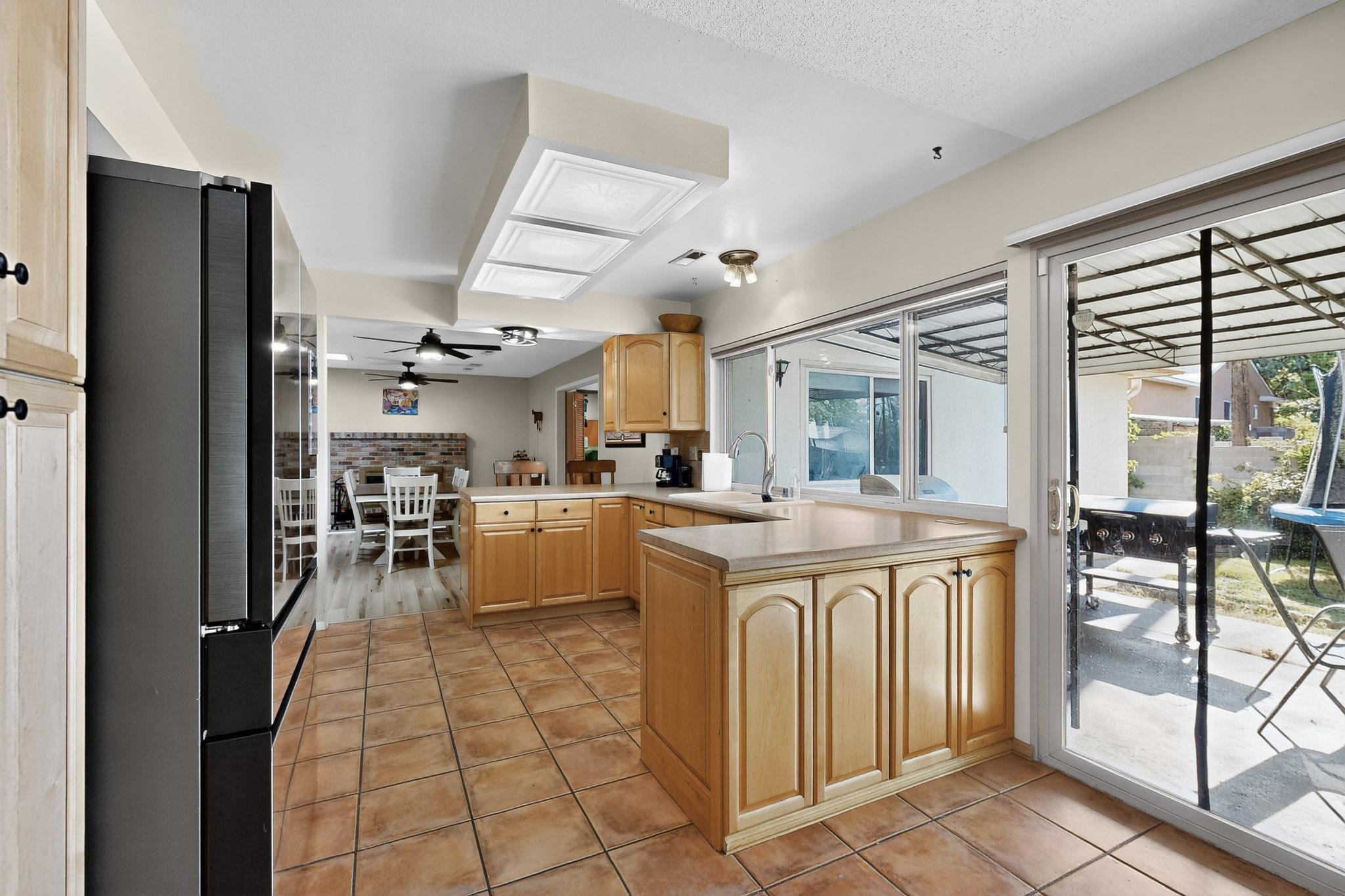 3604 PARISIAN Way NE