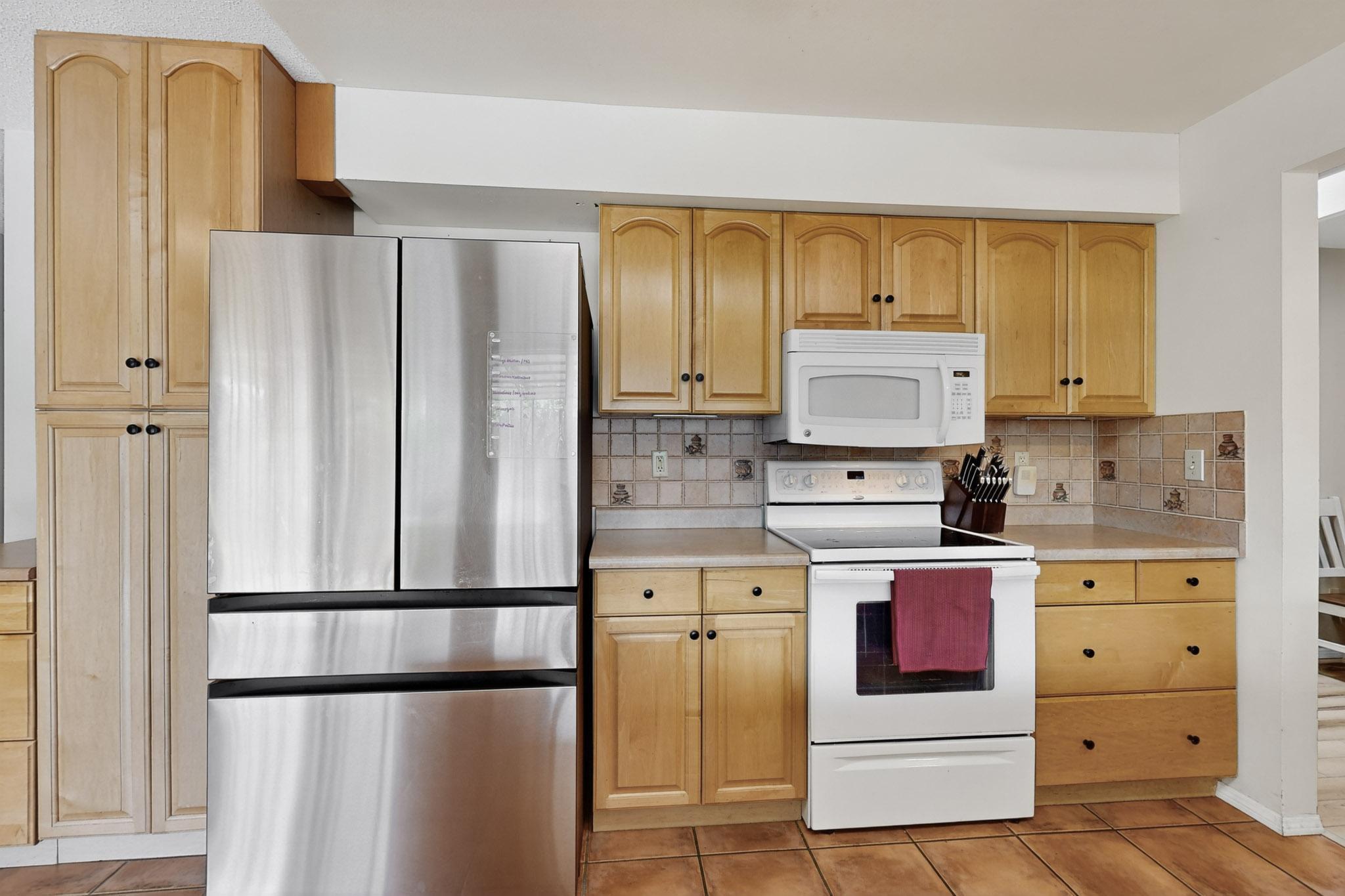 3604 PARISIAN Way NE