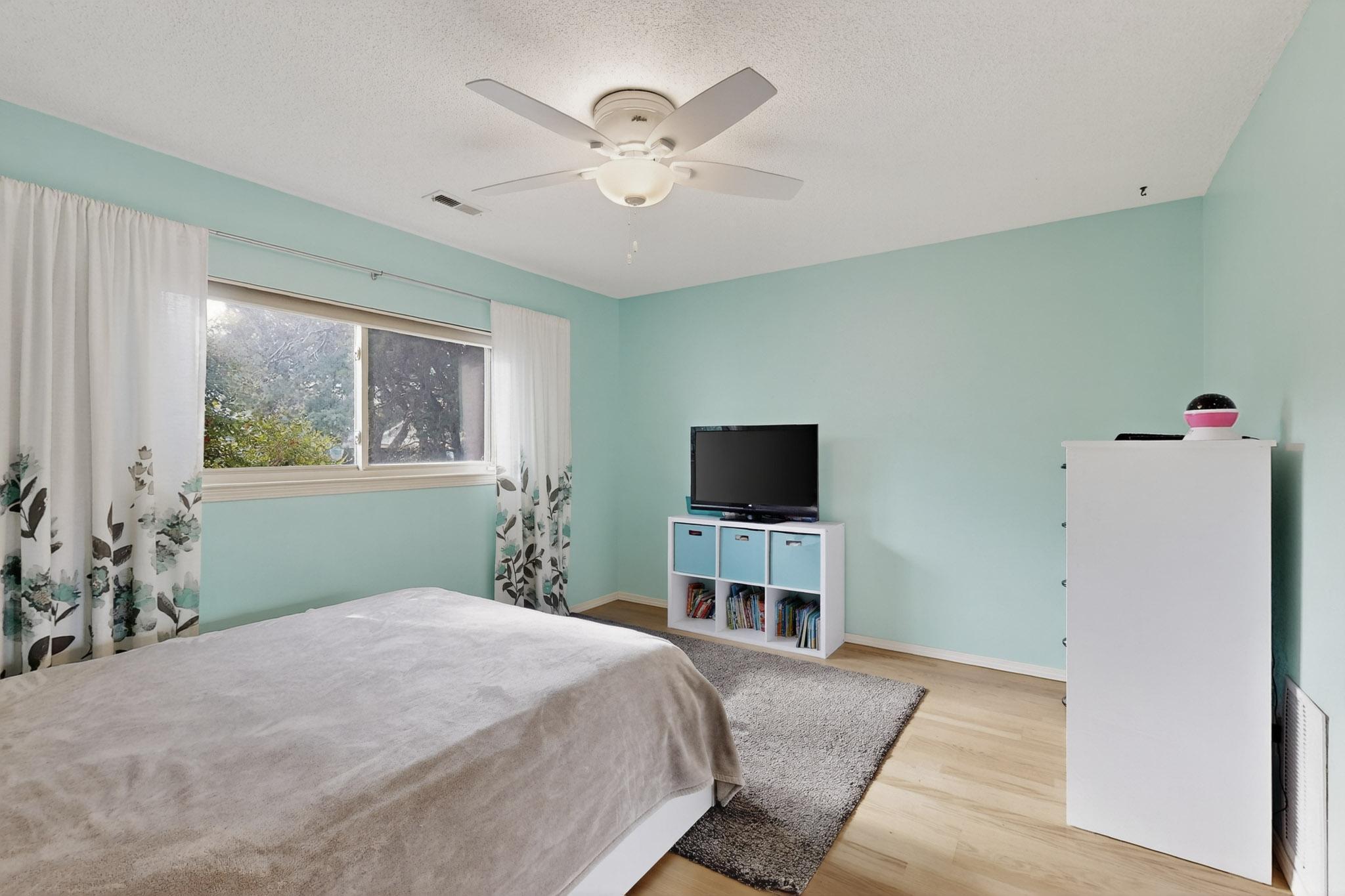 3604 PARISIAN Way NE