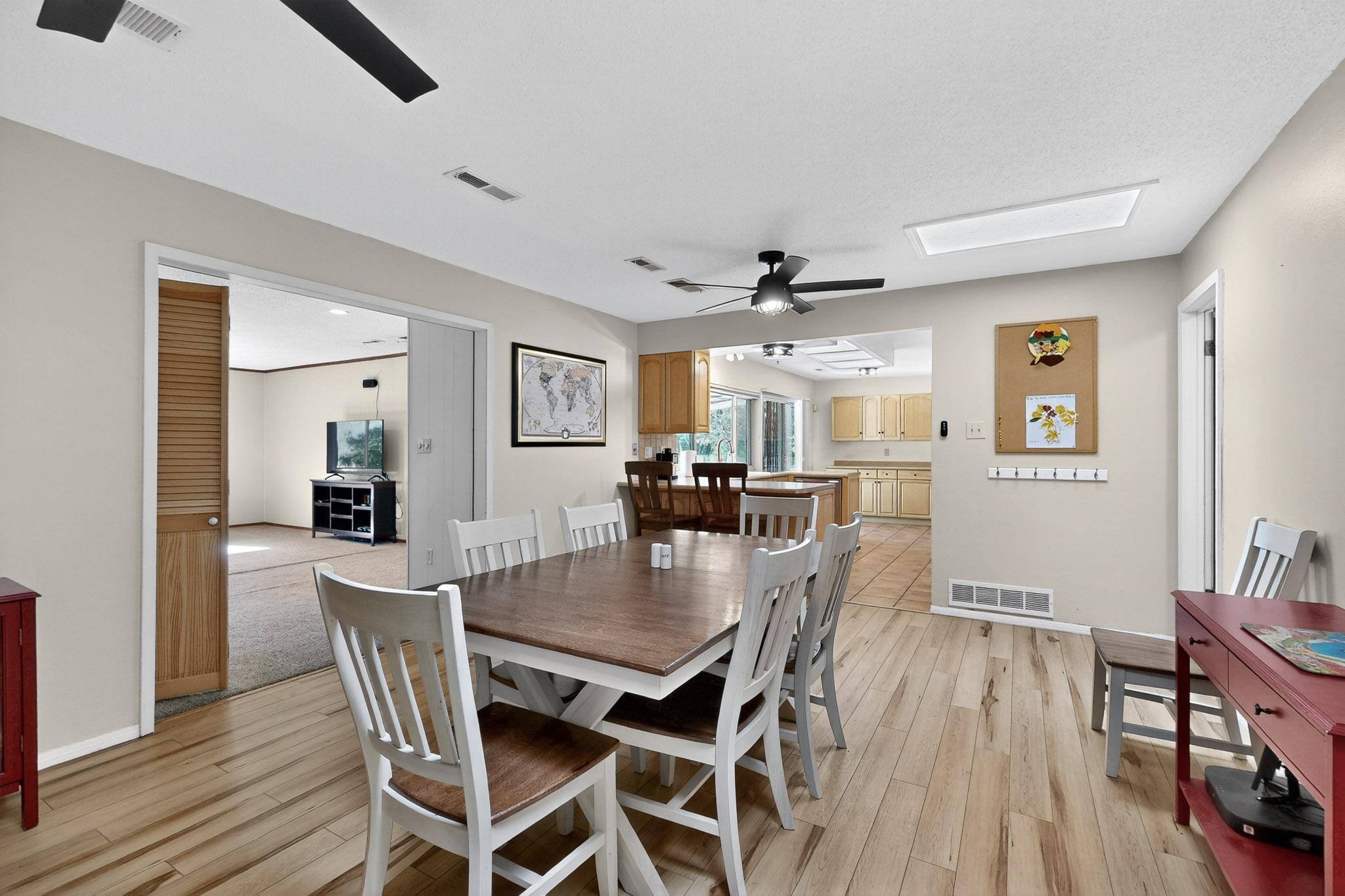 3604 PARISIAN Way NE