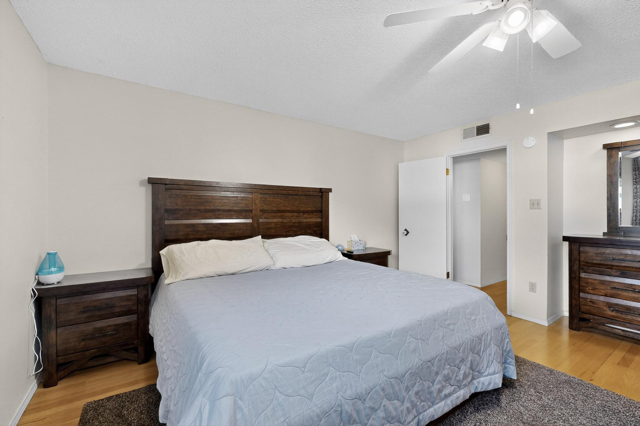 3604 PARISIAN Way NE