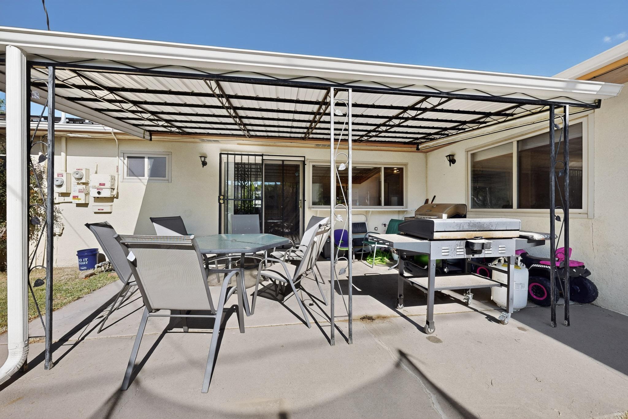 3604 PARISIAN Way NE