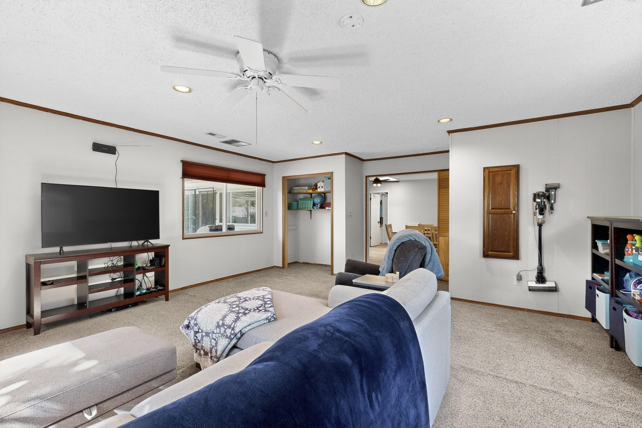 3604 PARISIAN Way NE