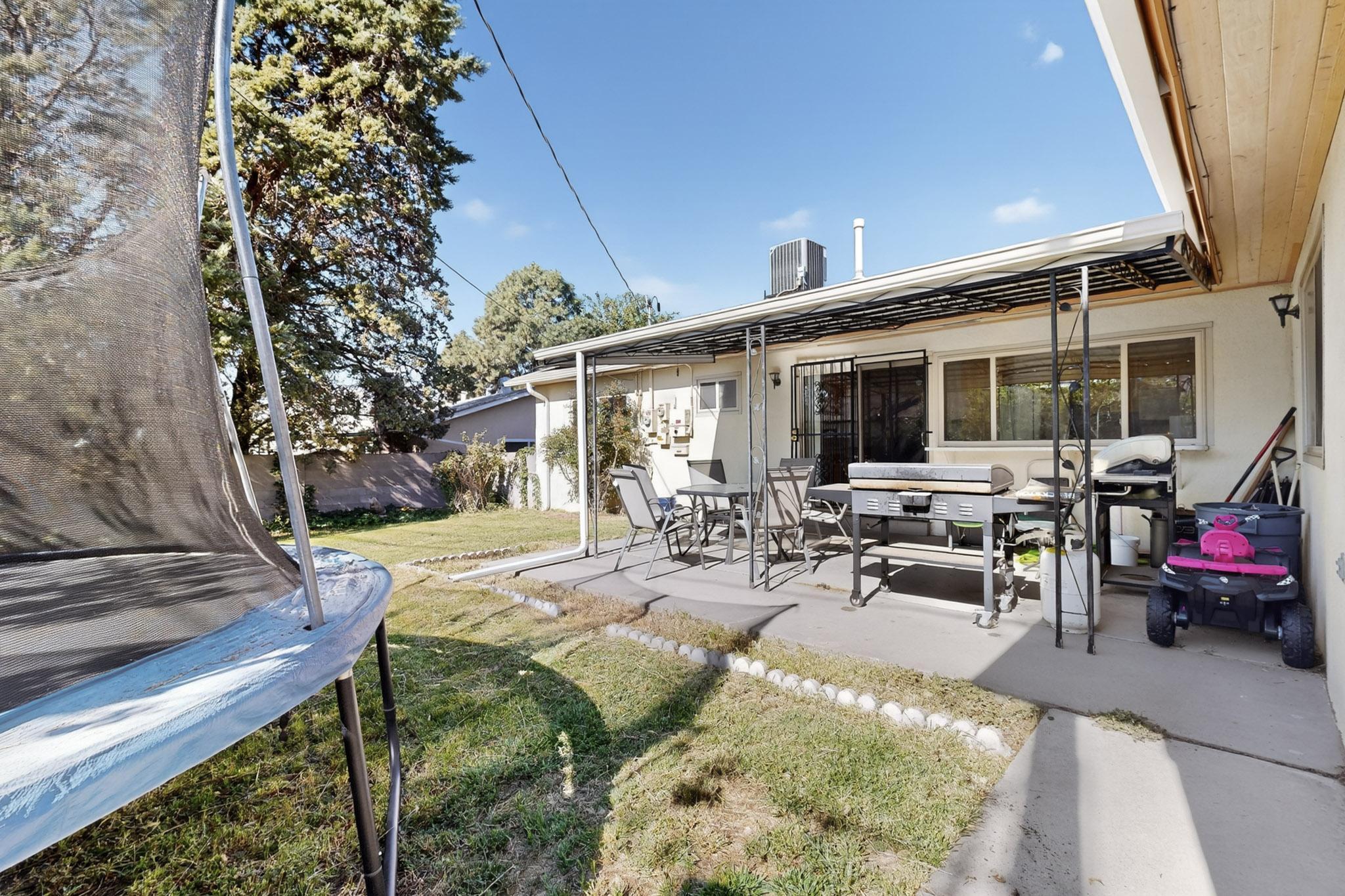 3604 PARISIAN Way NE