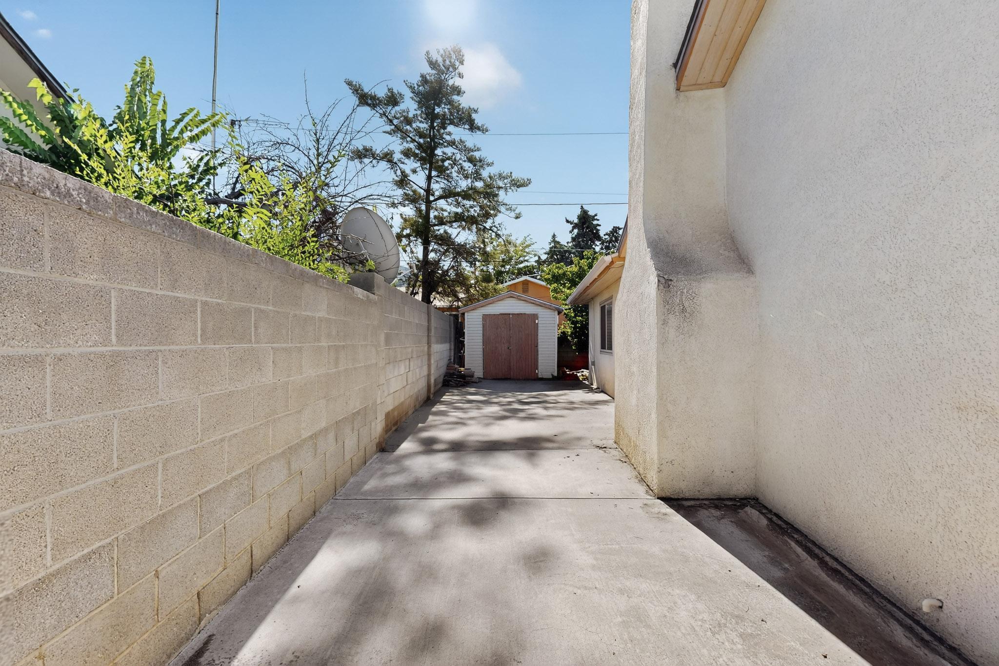 3604 PARISIAN Way NE