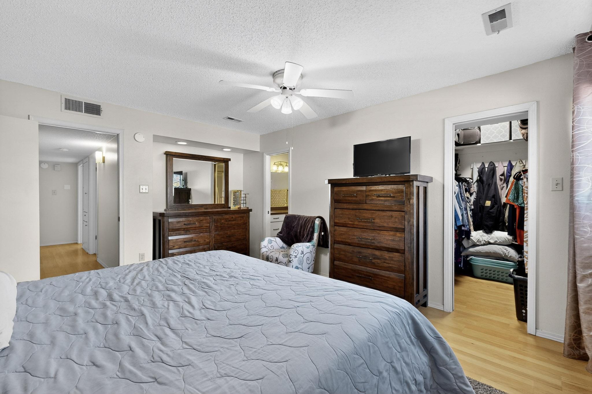 3604 PARISIAN Way NE