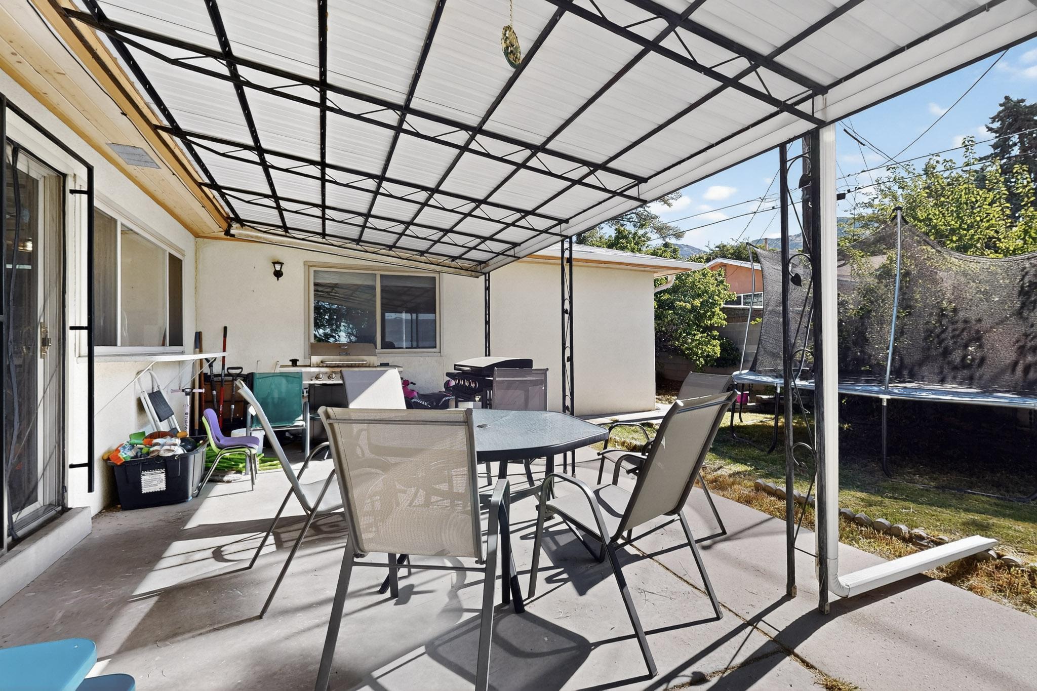 3604 PARISIAN Way NE