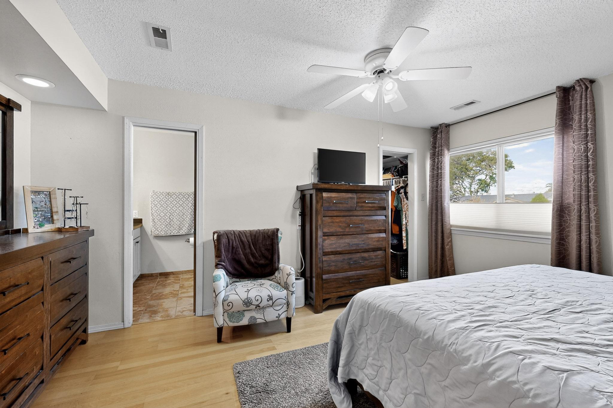 3604 PARISIAN Way NE