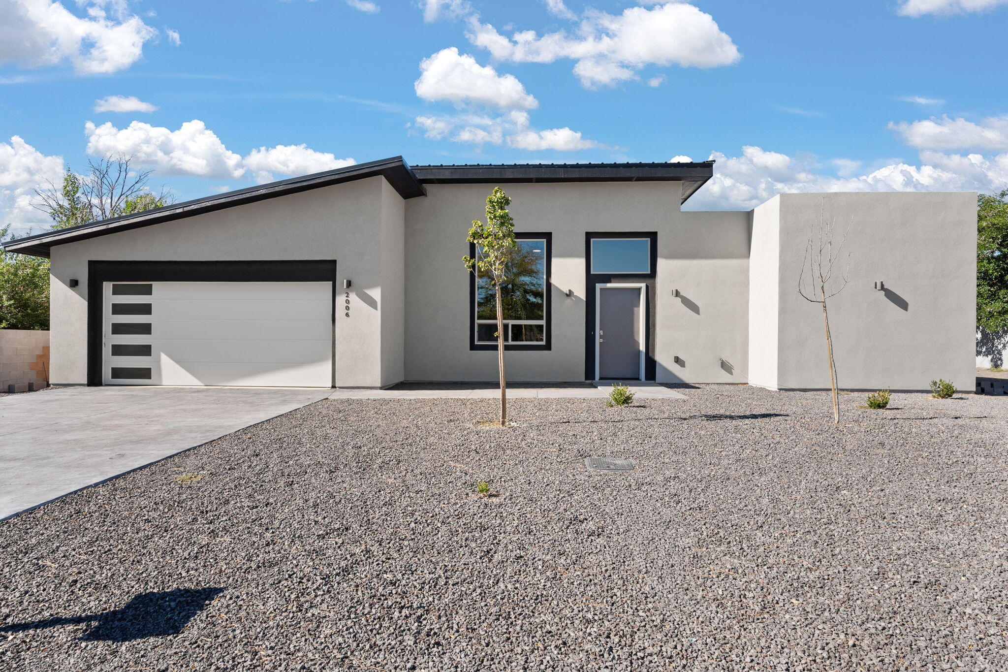 2006 SUTTLE Court NE