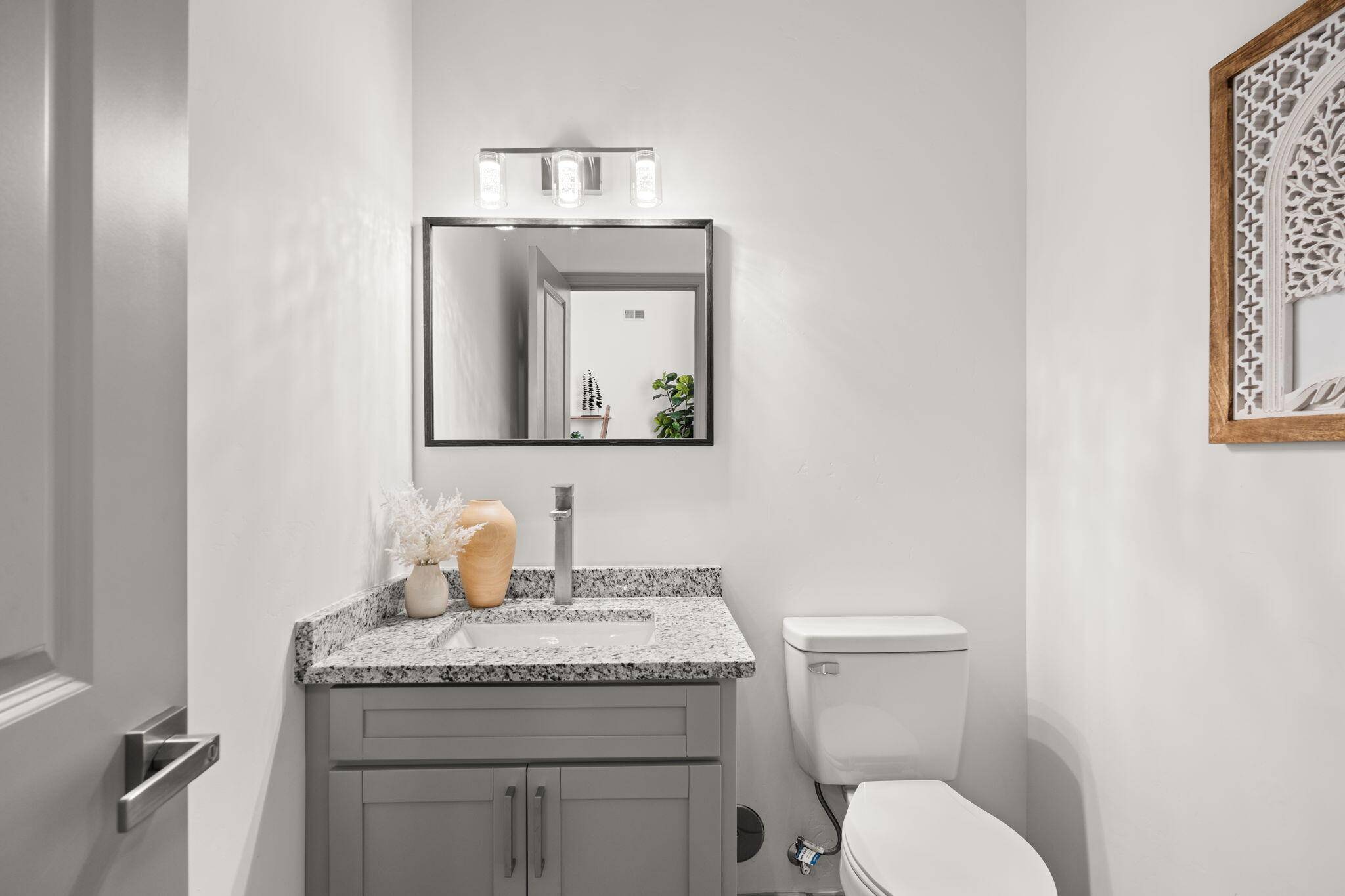 2006 SUTTLE Court NE