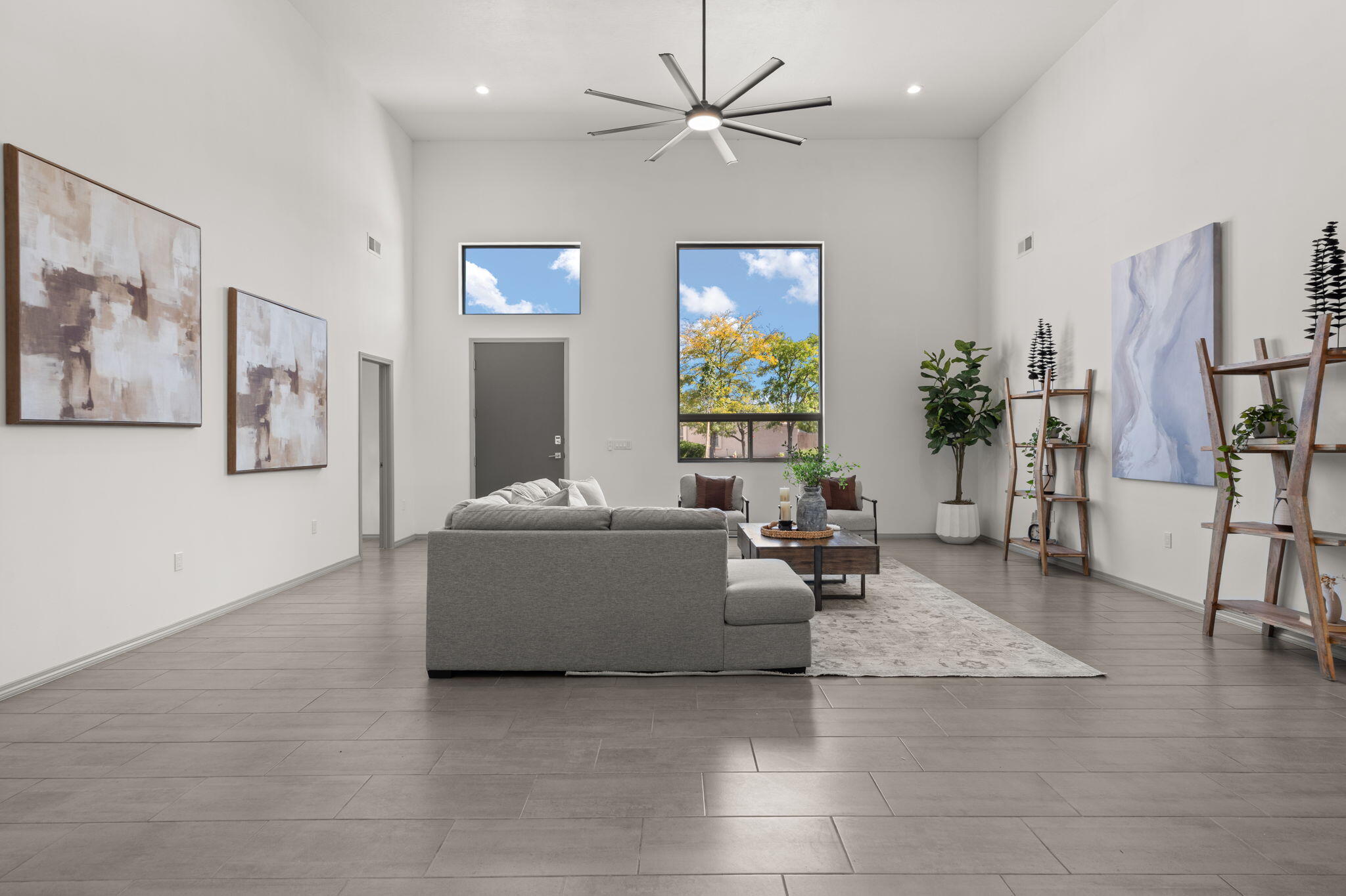 2006 SUTTLE Court NE