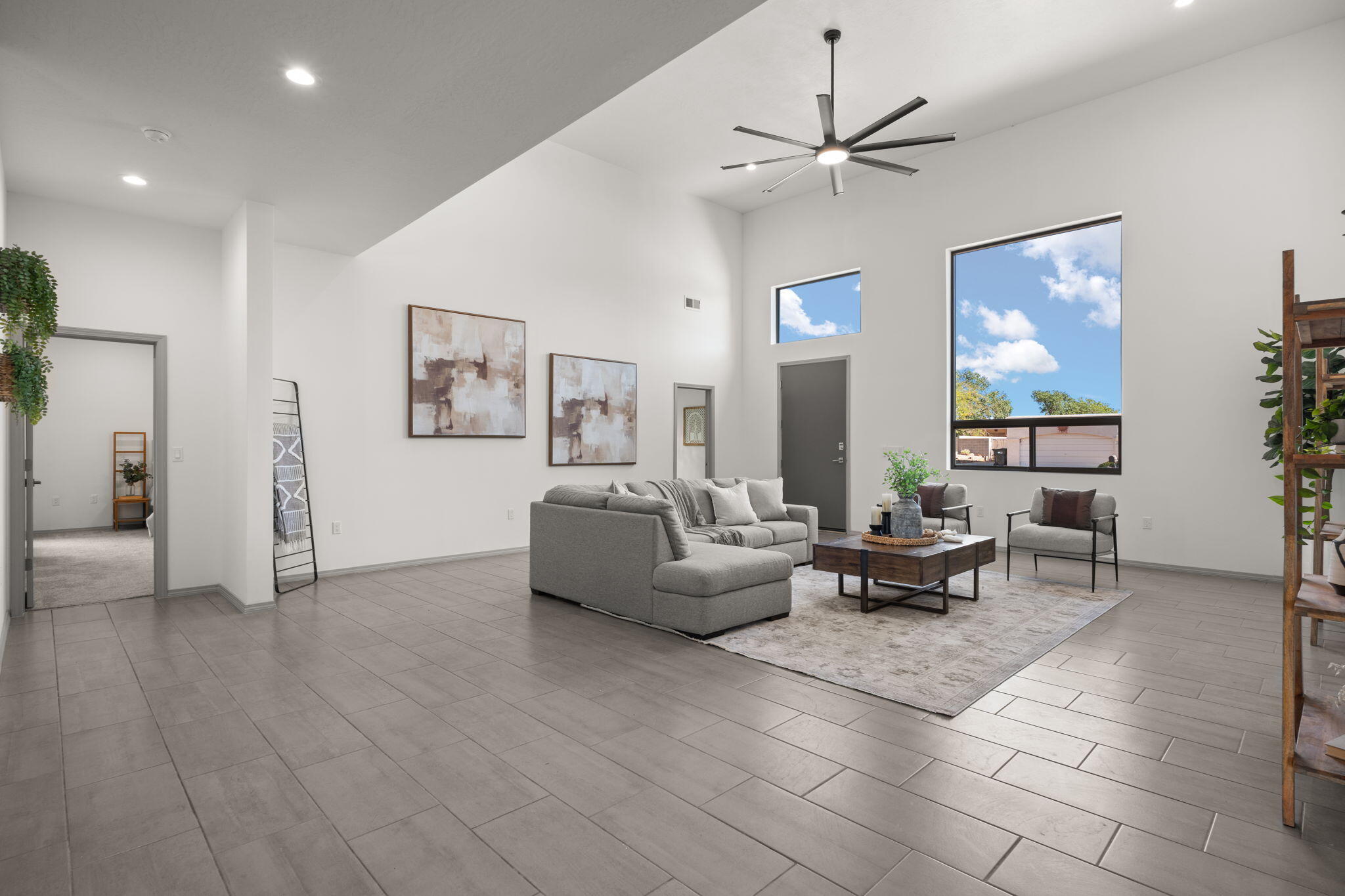 2006 SUTTLE Court NE