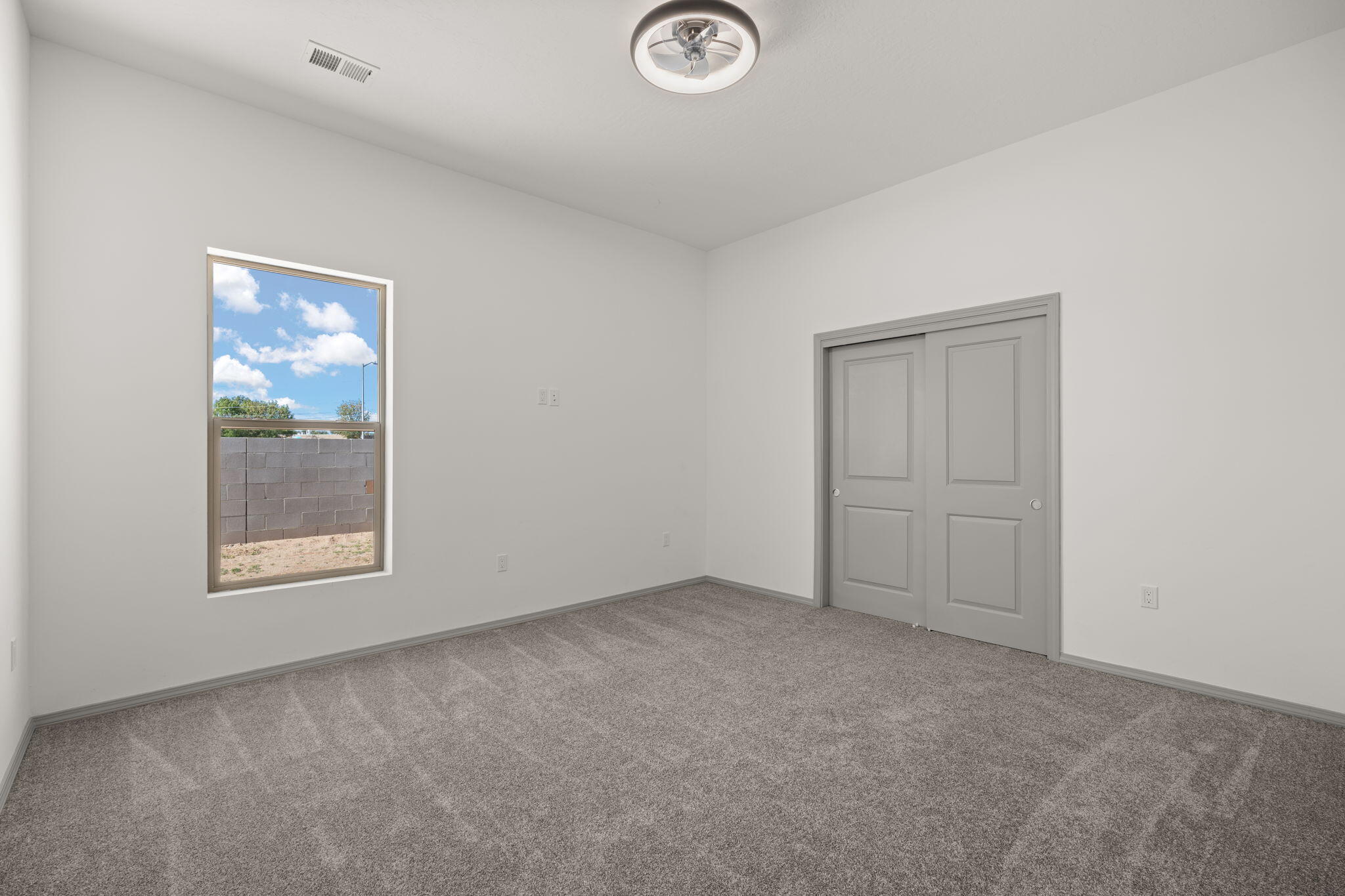 2006 SUTTLE Court NE