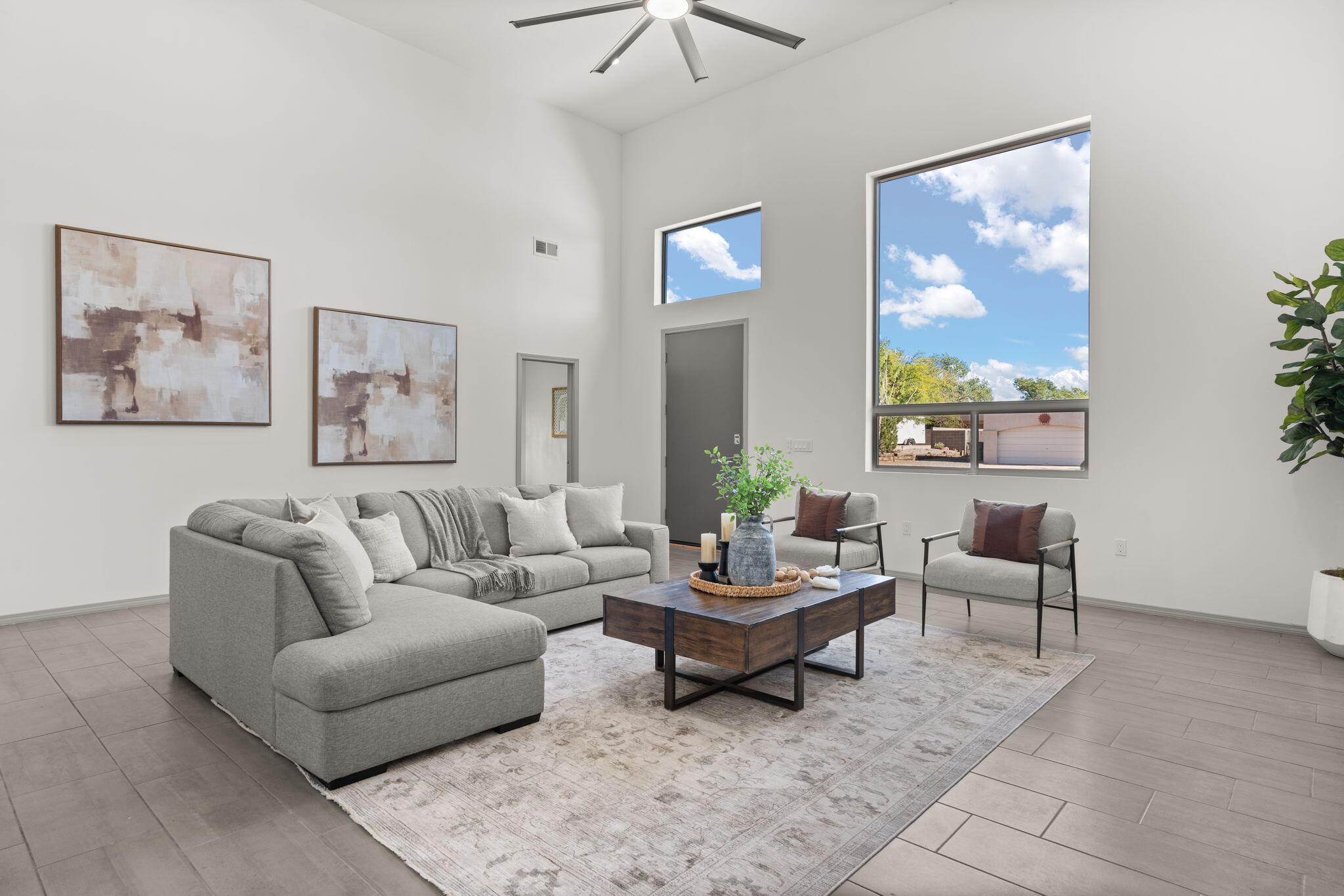 2006 SUTTLE Court NE