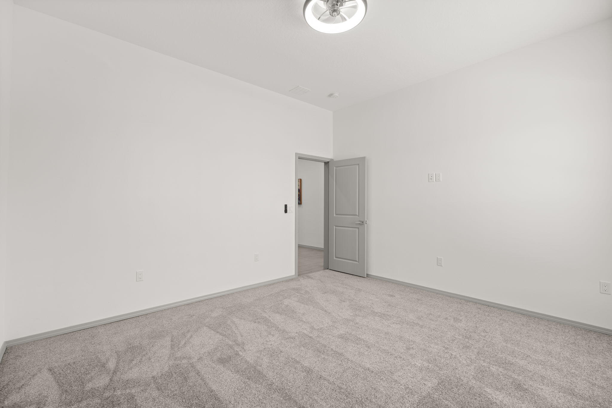 2006 SUTTLE Court NE