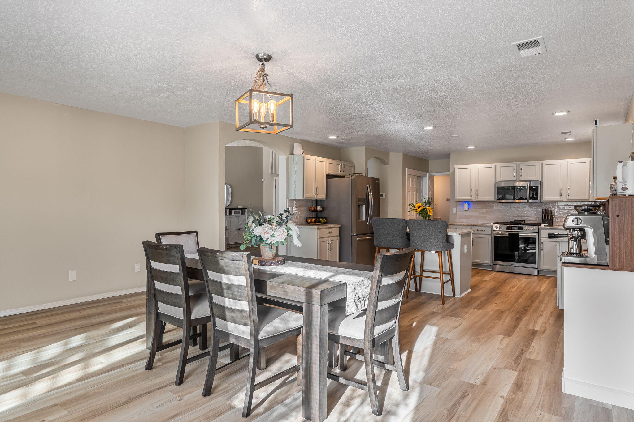 537 SKY TOWER Street SW