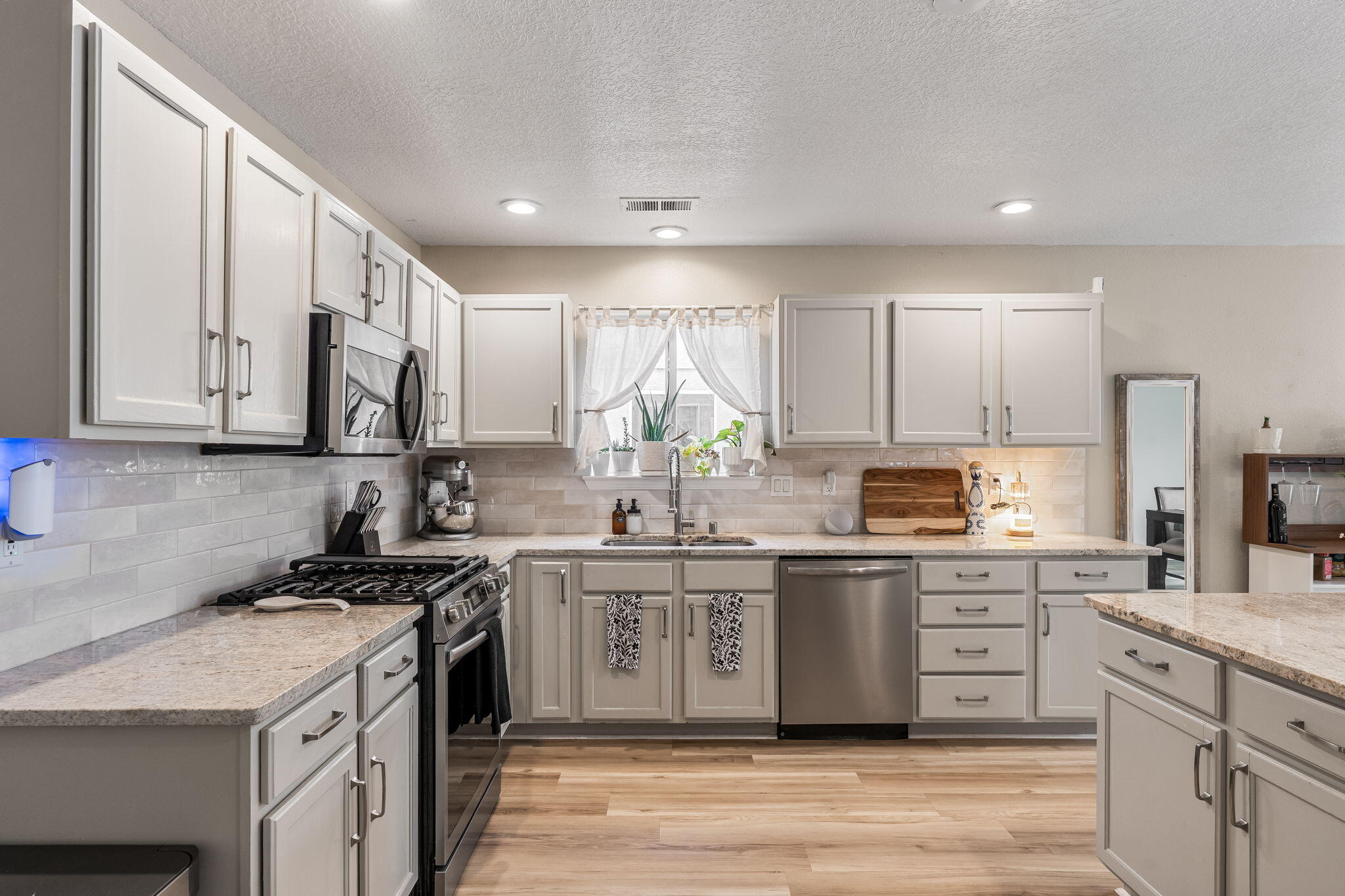 537 SKY TOWER Street SW