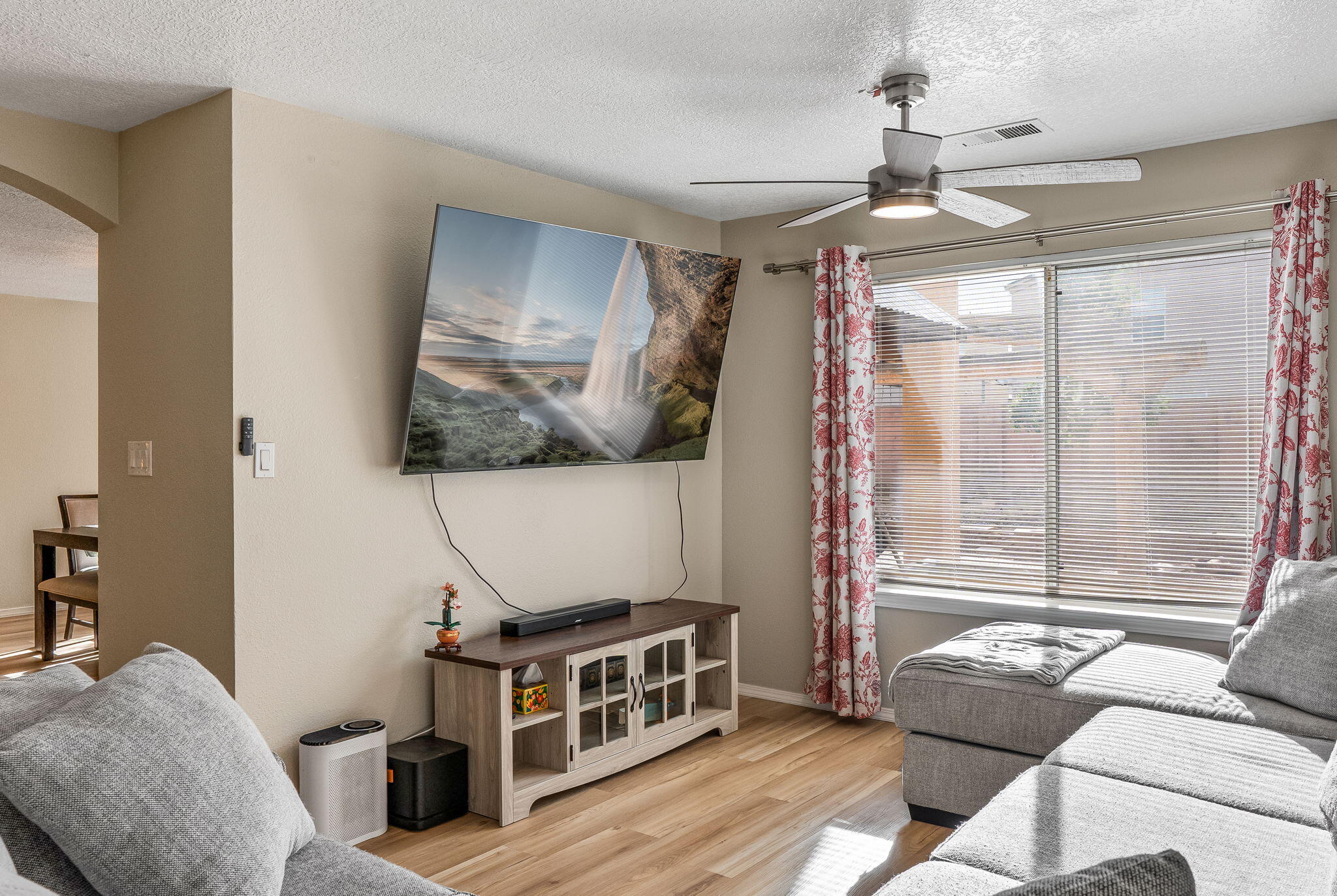 537 SKY TOWER Street SW