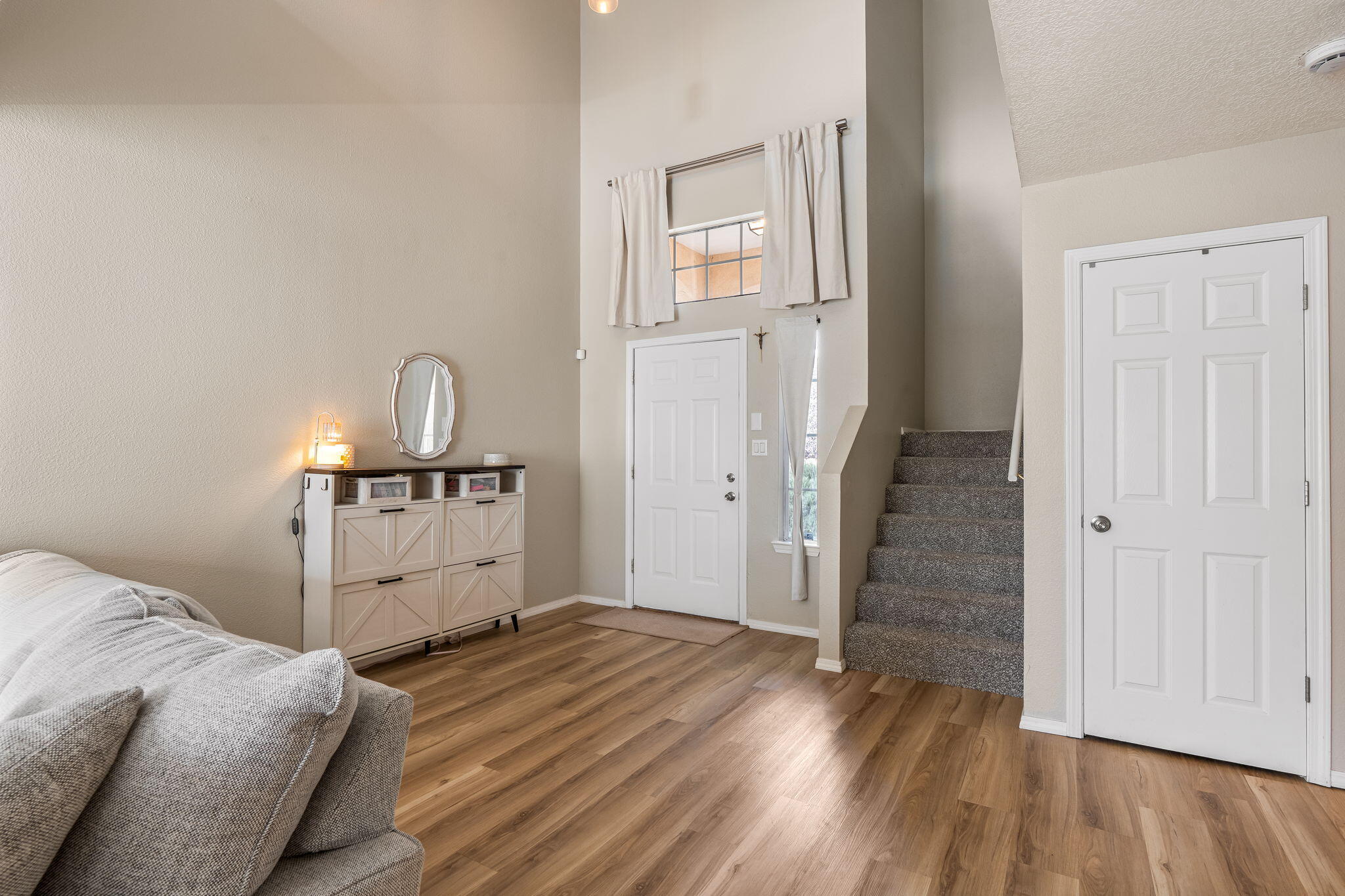 537 SKY TOWER Street SW