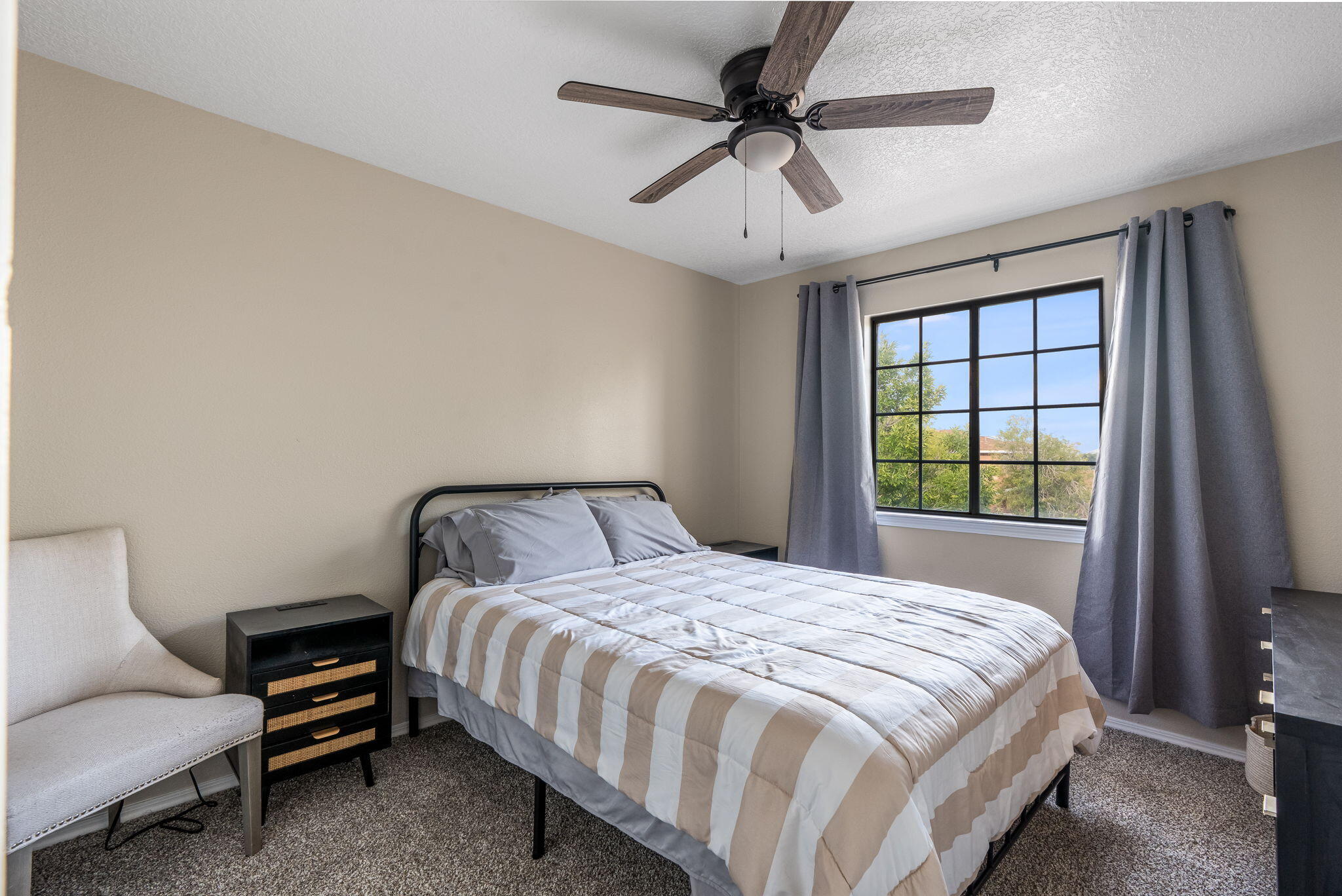 537 SKY TOWER Street SW