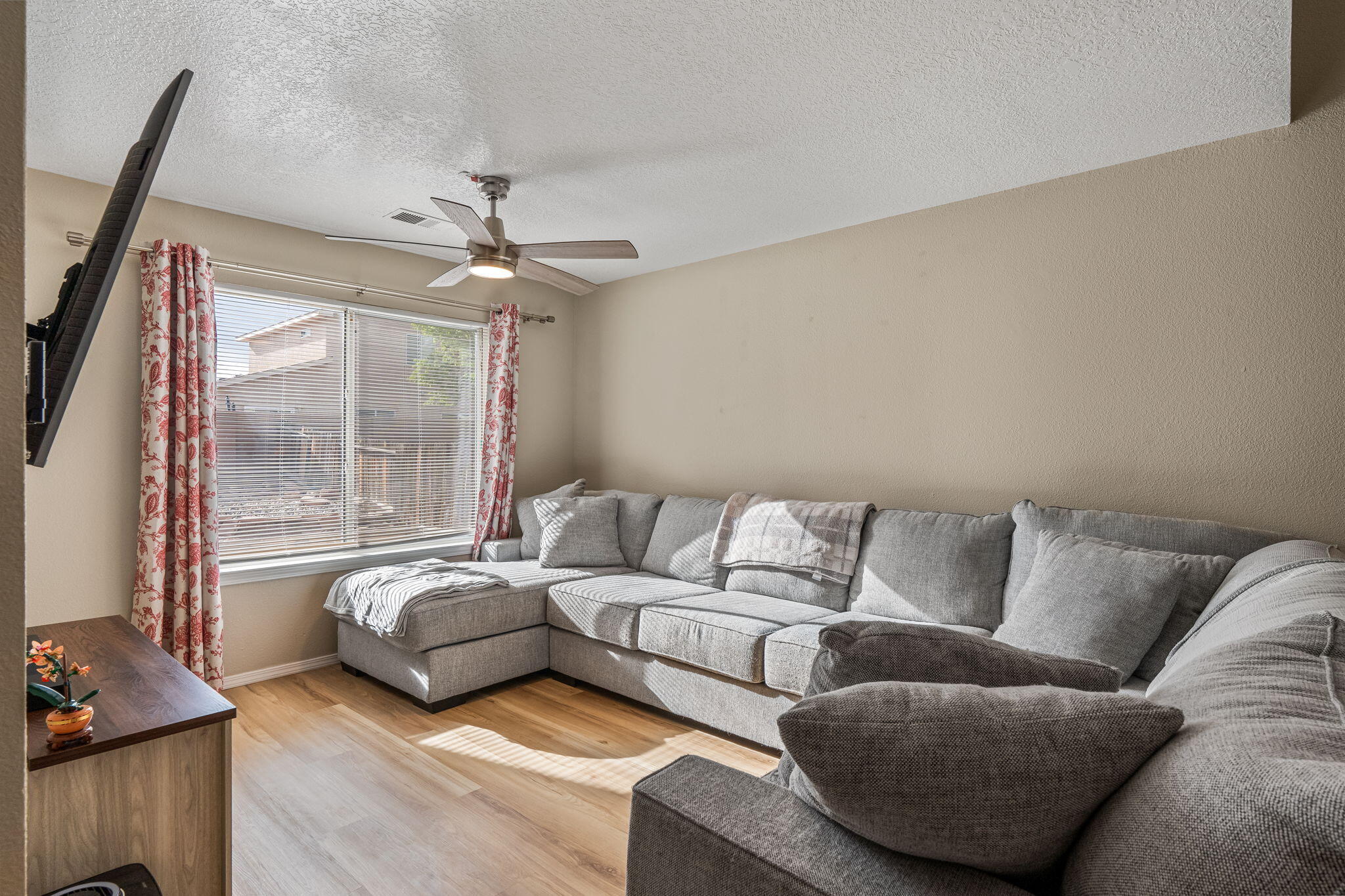 537 SKY TOWER Street SW