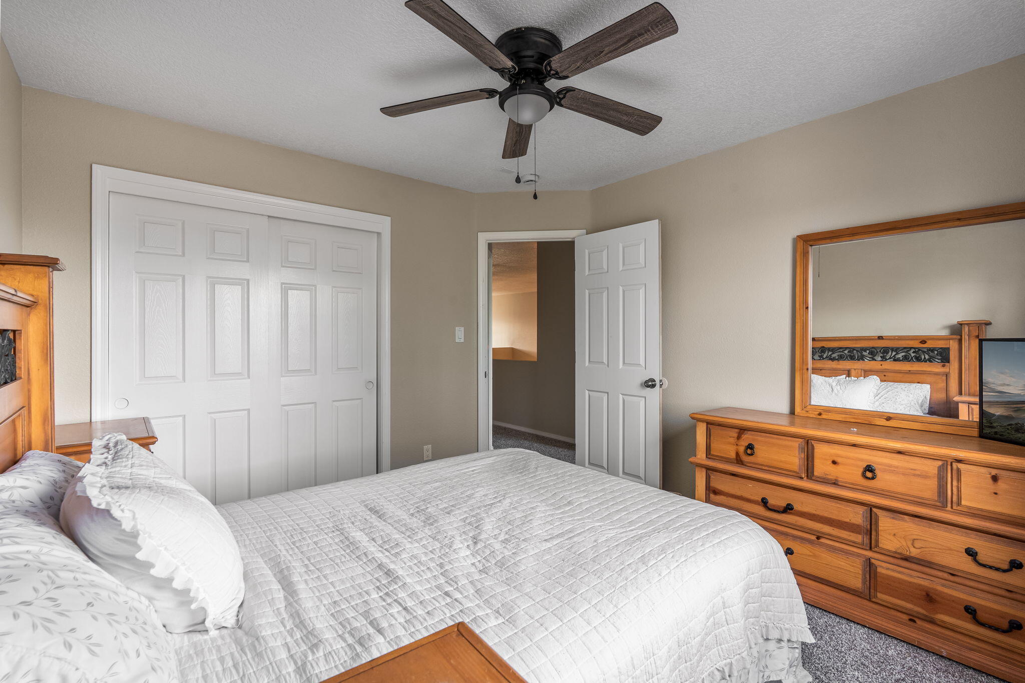 537 SKY TOWER Street SW