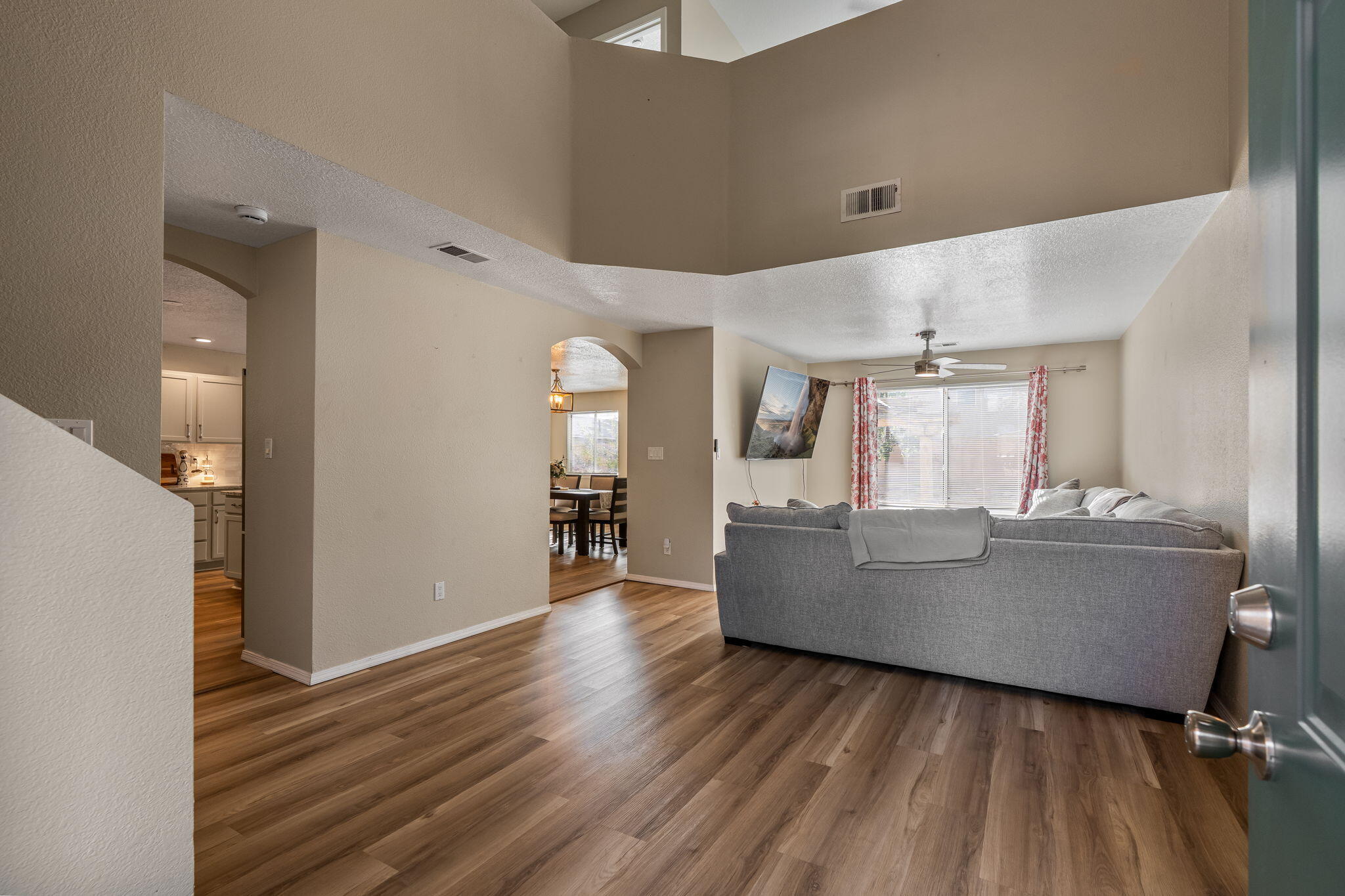 537 SKY TOWER Street SW