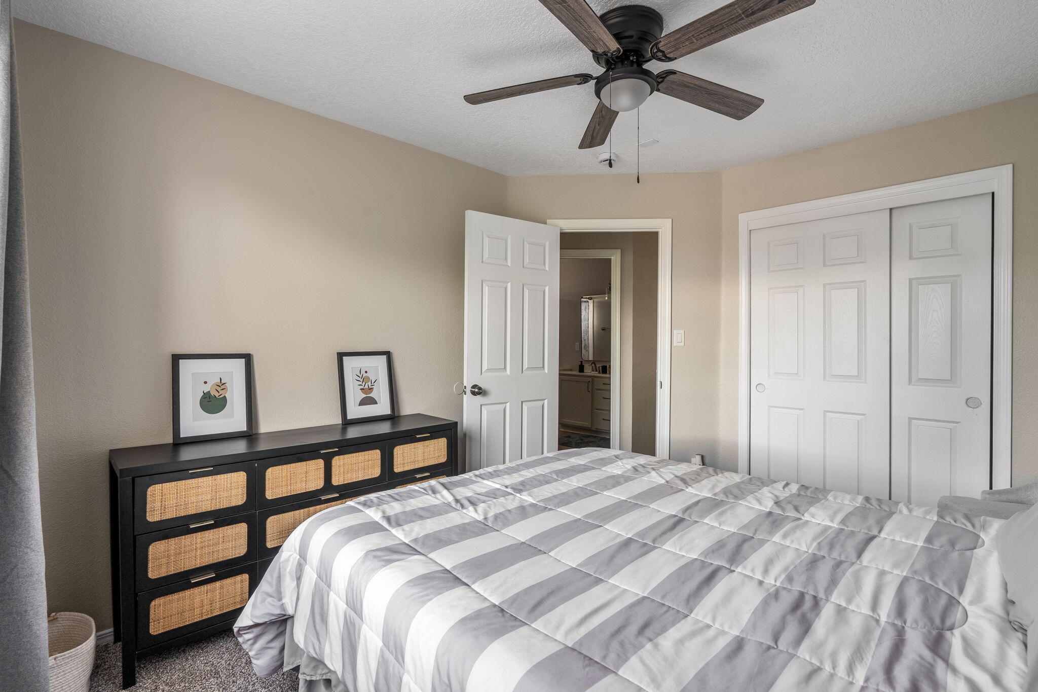 537 SKY TOWER Street SW