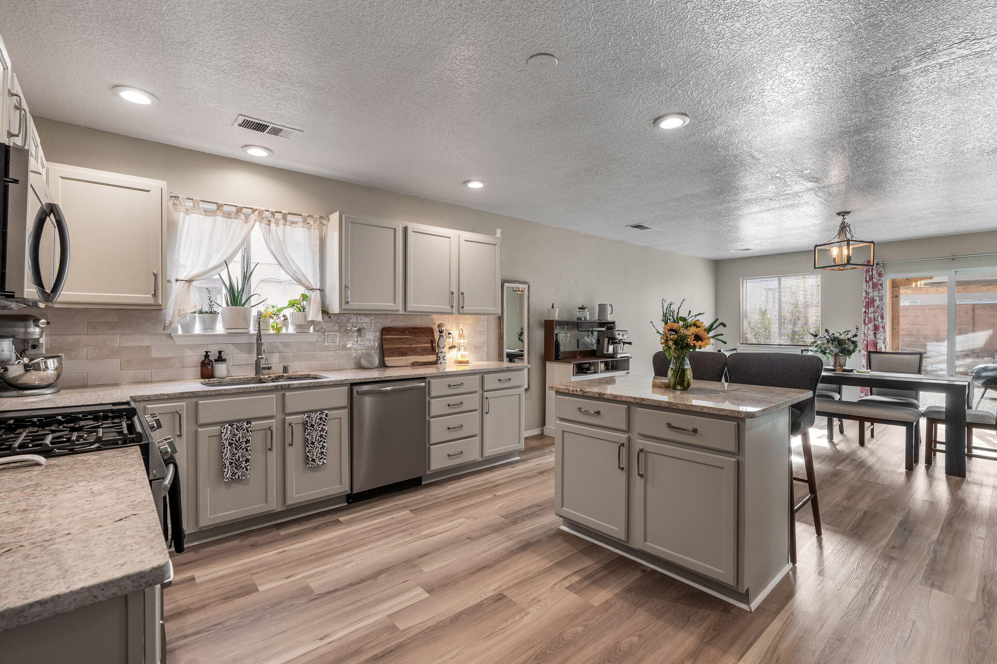 537 SKY TOWER Street SW