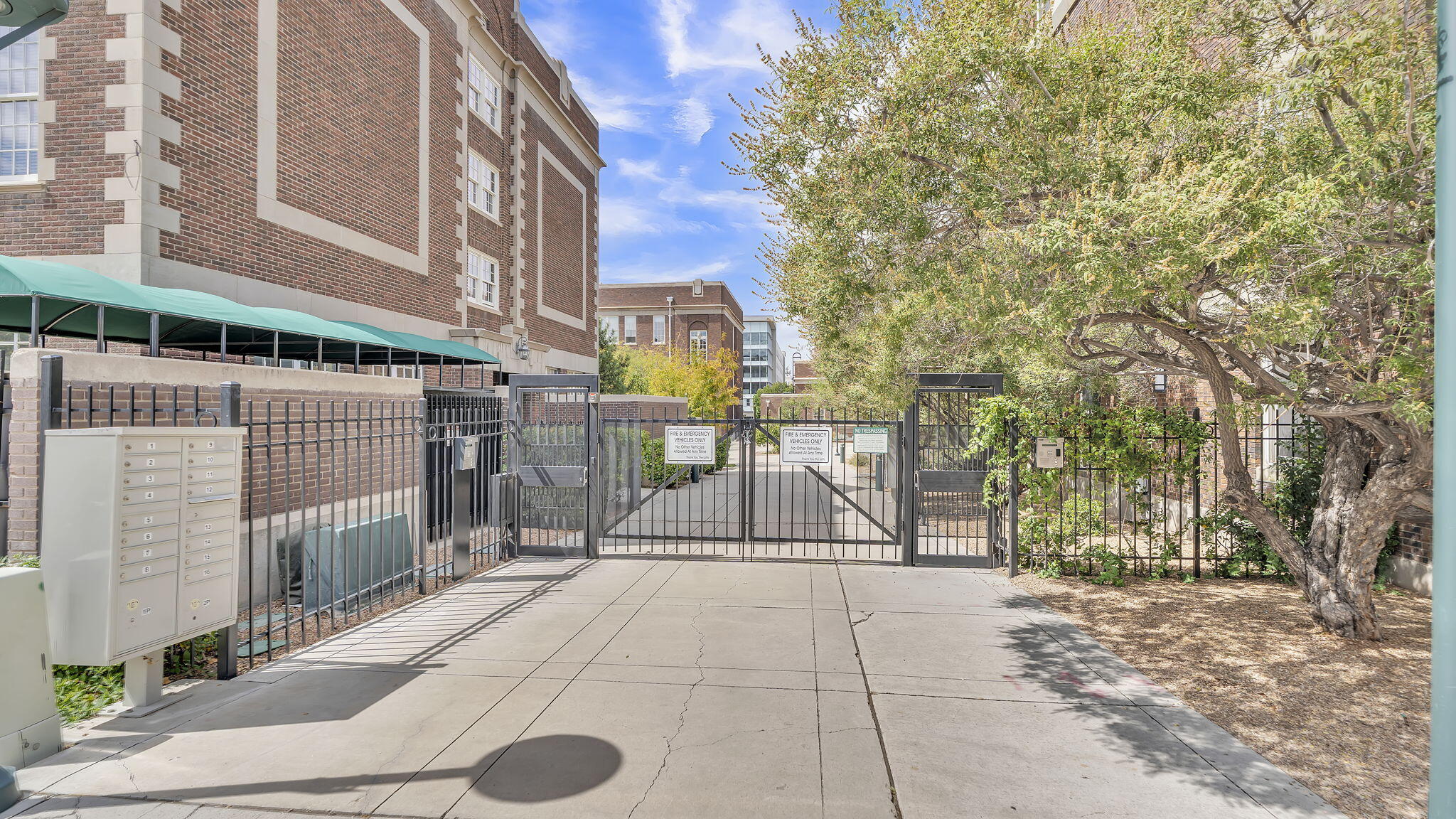 300 TIJERAS Avenue NE 319