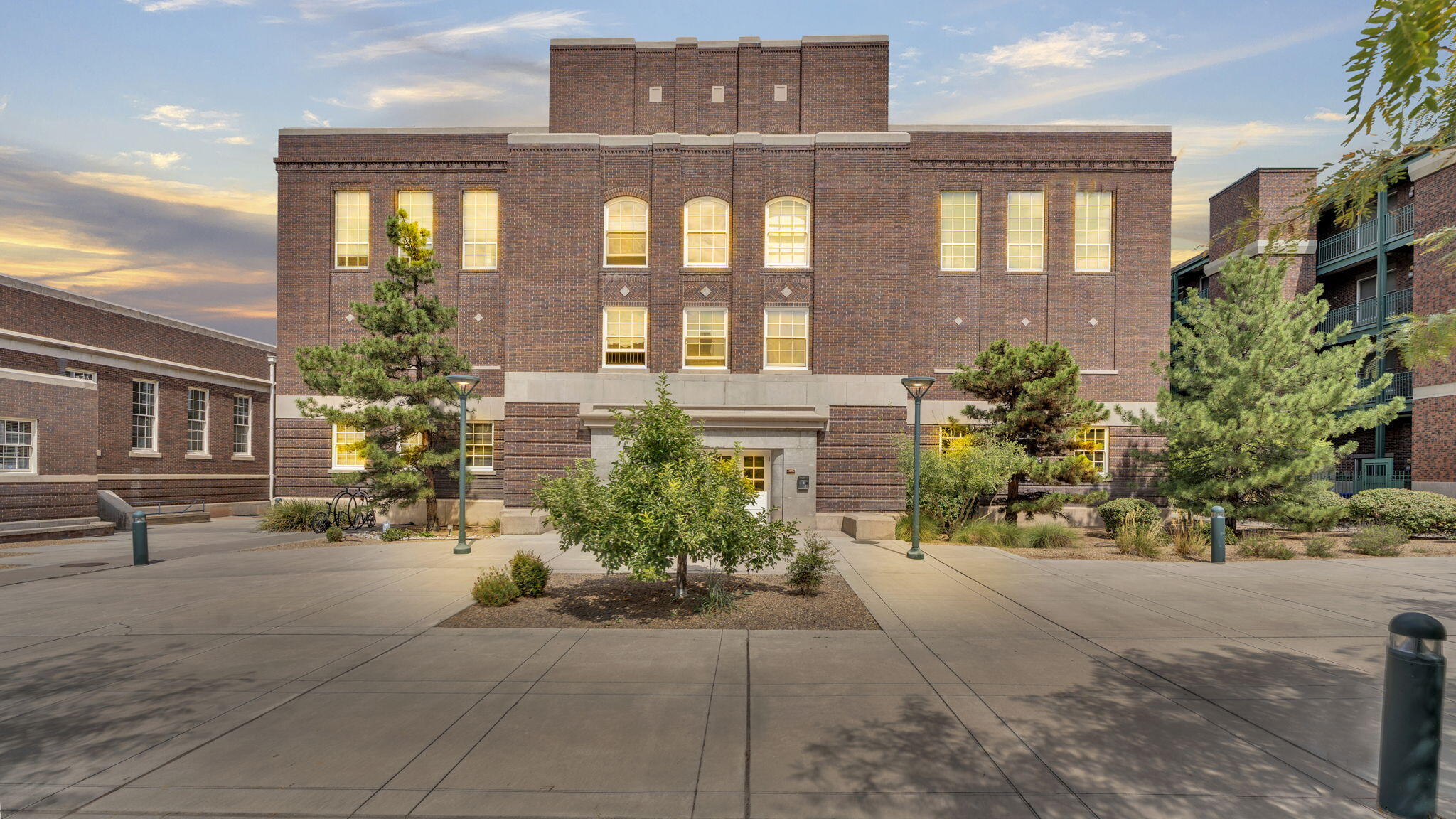 300 TIJERAS Avenue NE 319