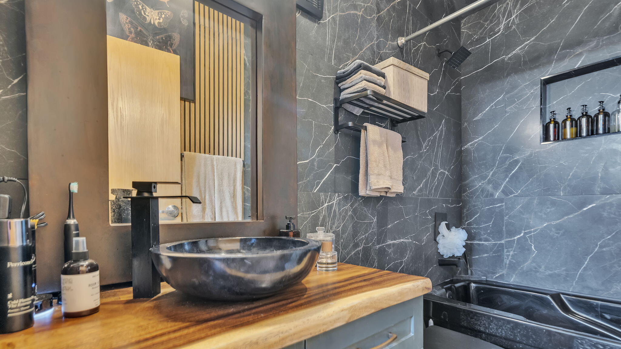 300 TIJERAS Avenue NE 319