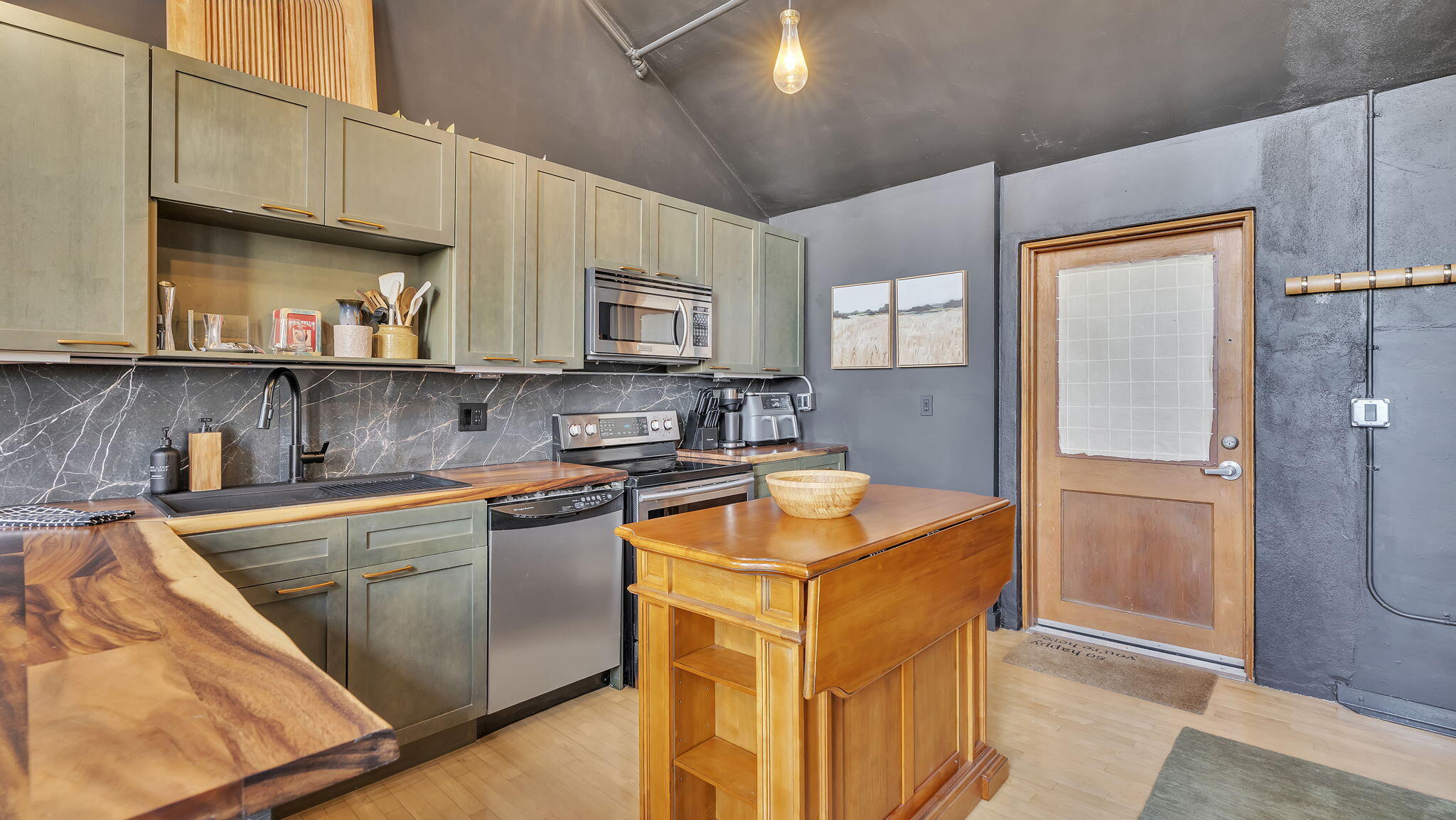 300 TIJERAS Avenue NE 319