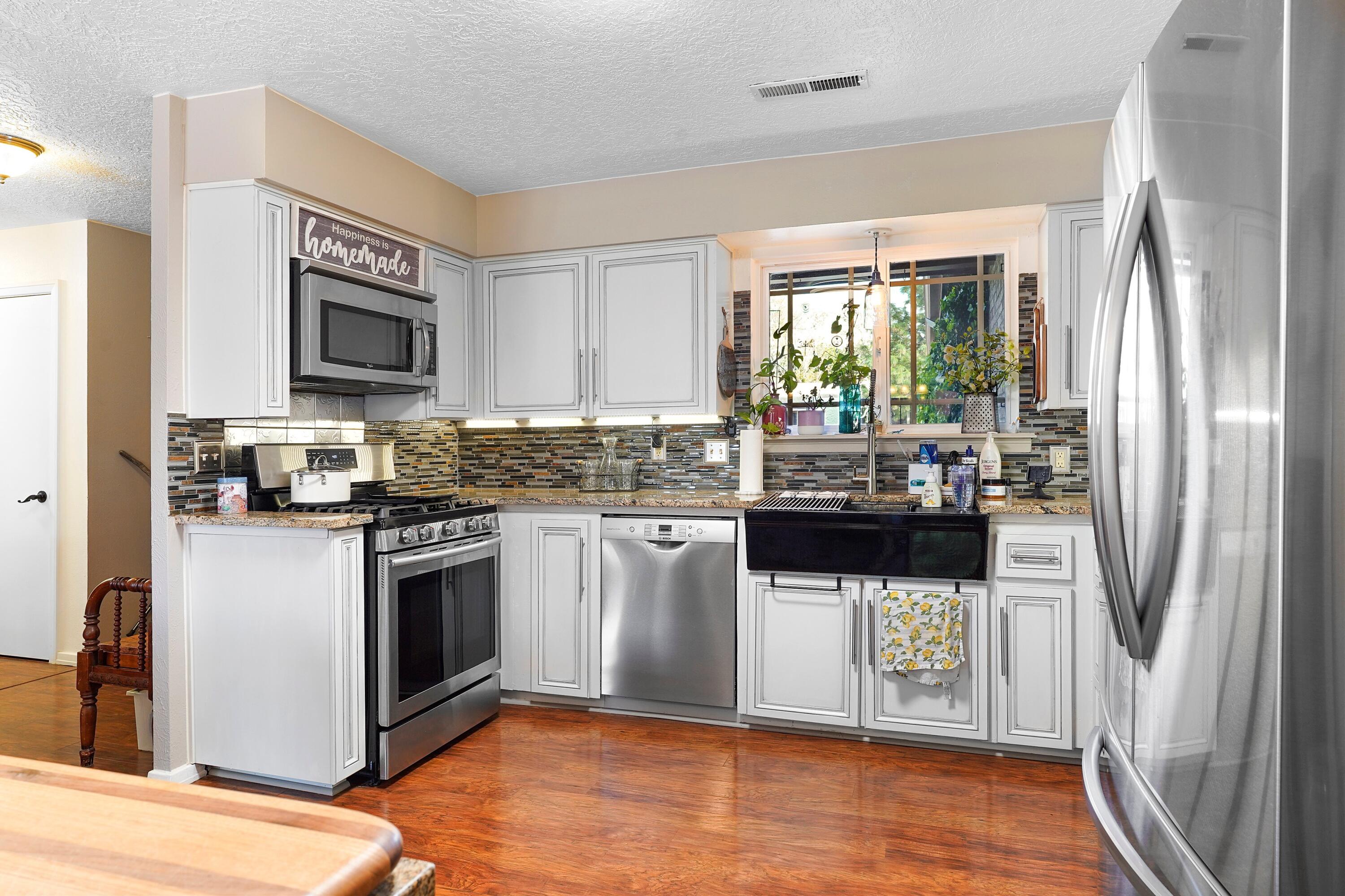 3727 VALERIE Place NE