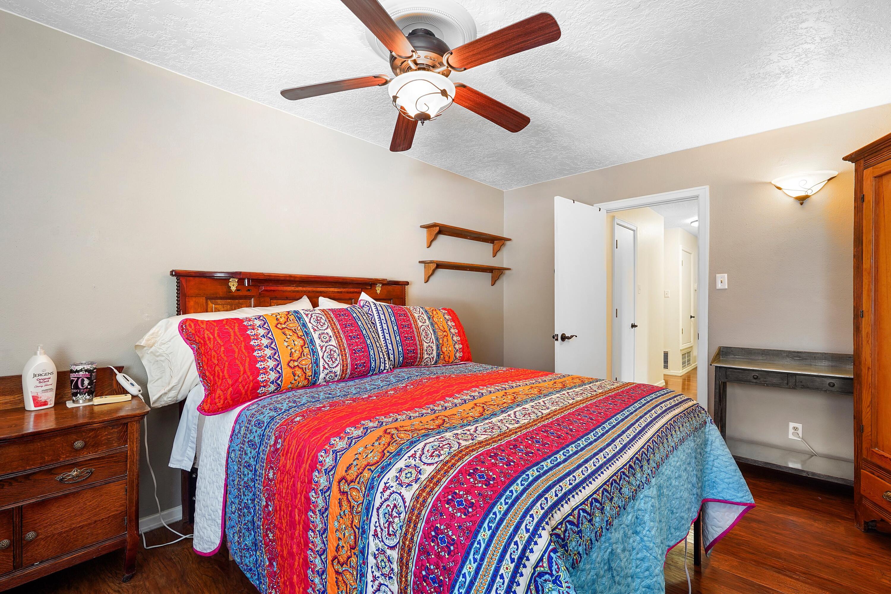 3727 VALERIE Place NE