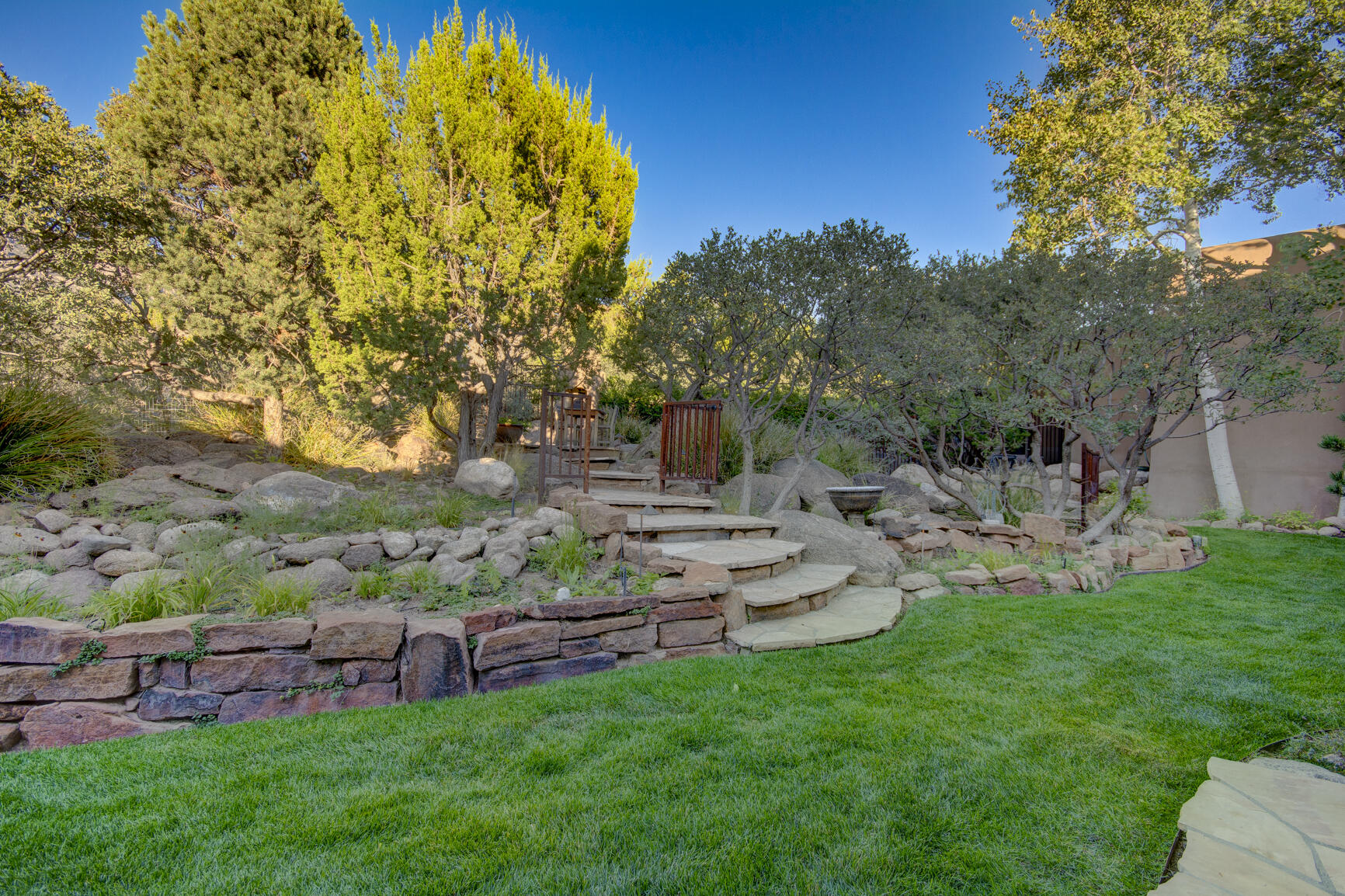 348 White Oaks Drive NE