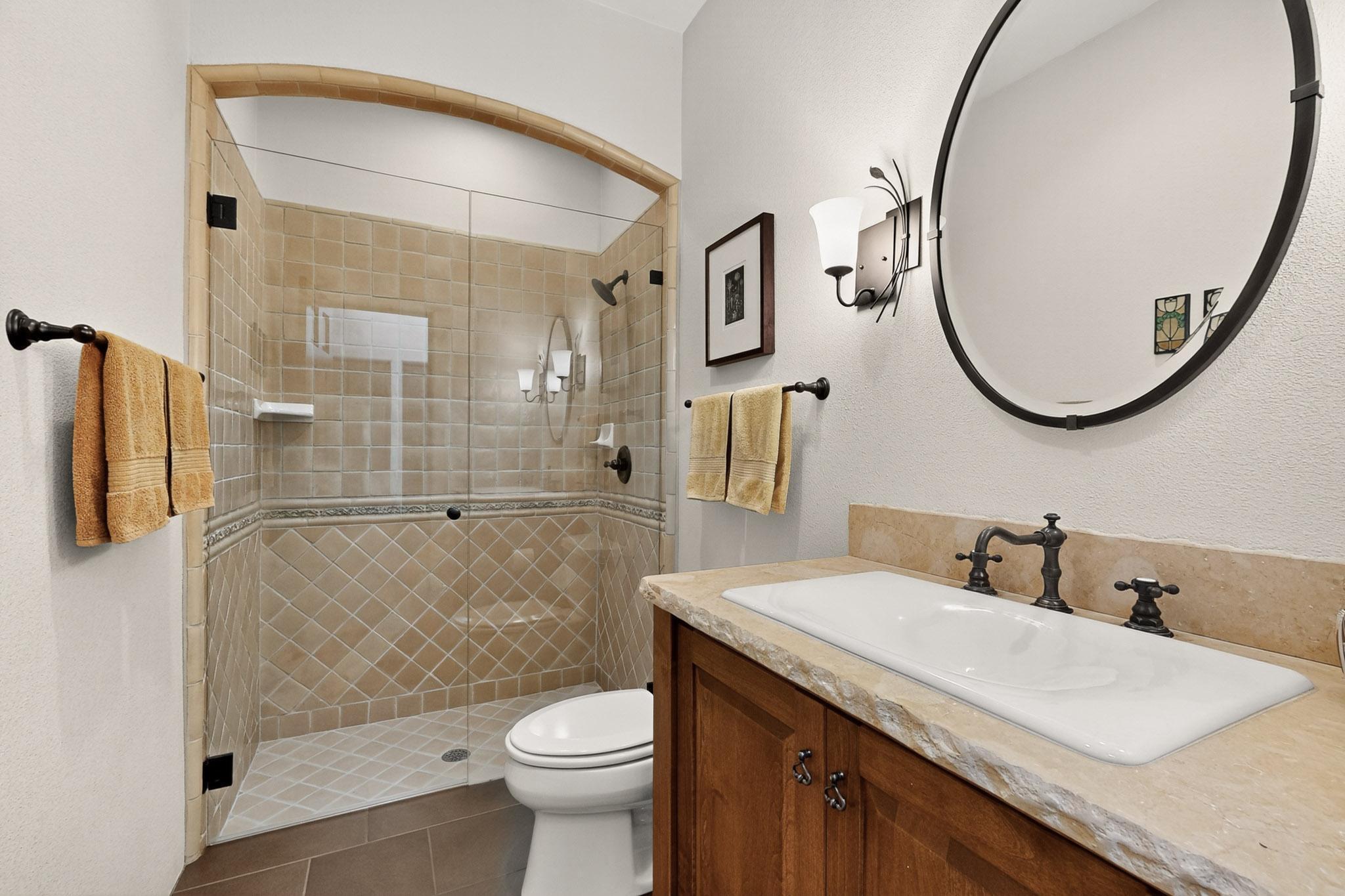 348 White Oaks Drive NE