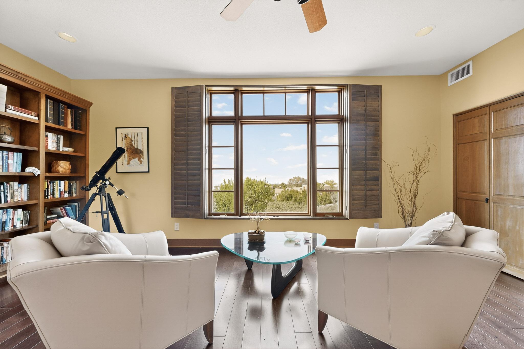 348 White Oaks Drive NE