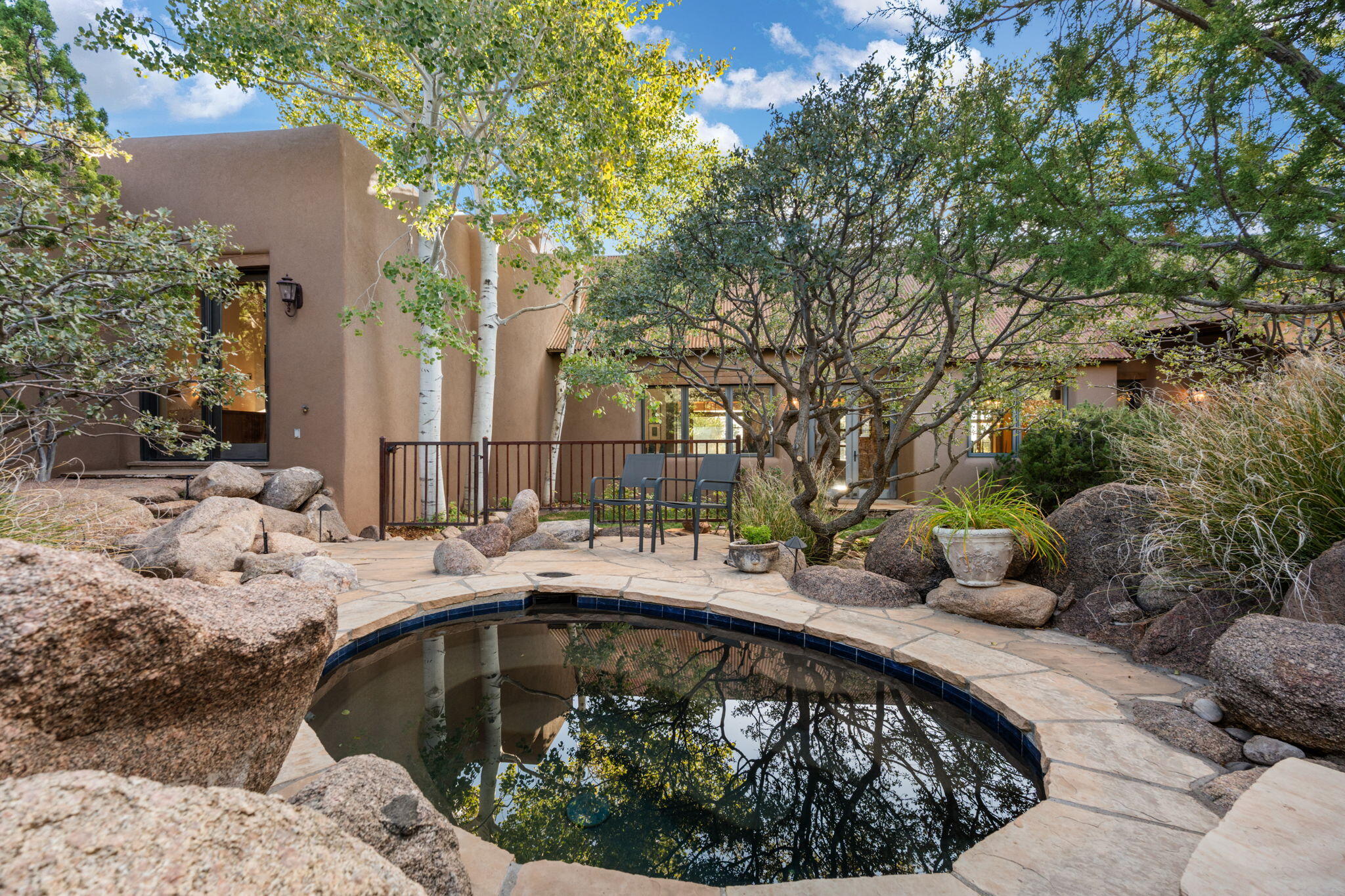 348 White Oaks Drive NE