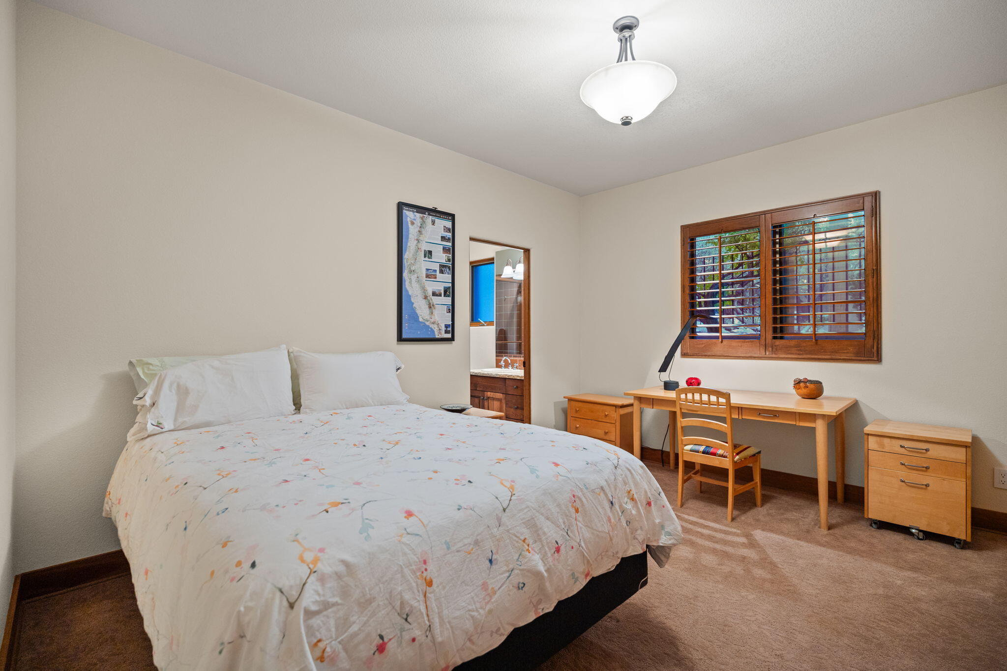 348 White Oaks Drive NE