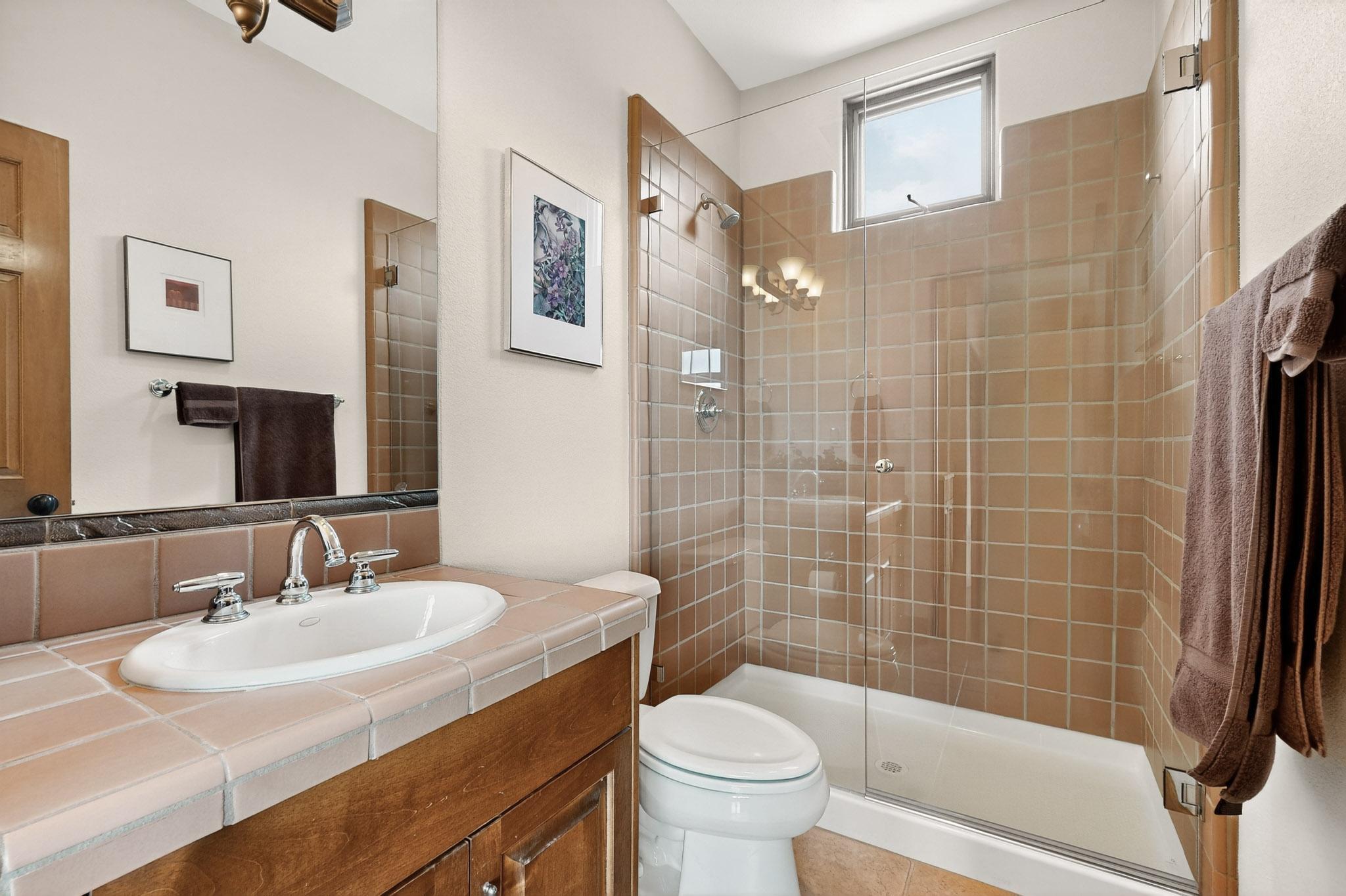 348 White Oaks Drive NE