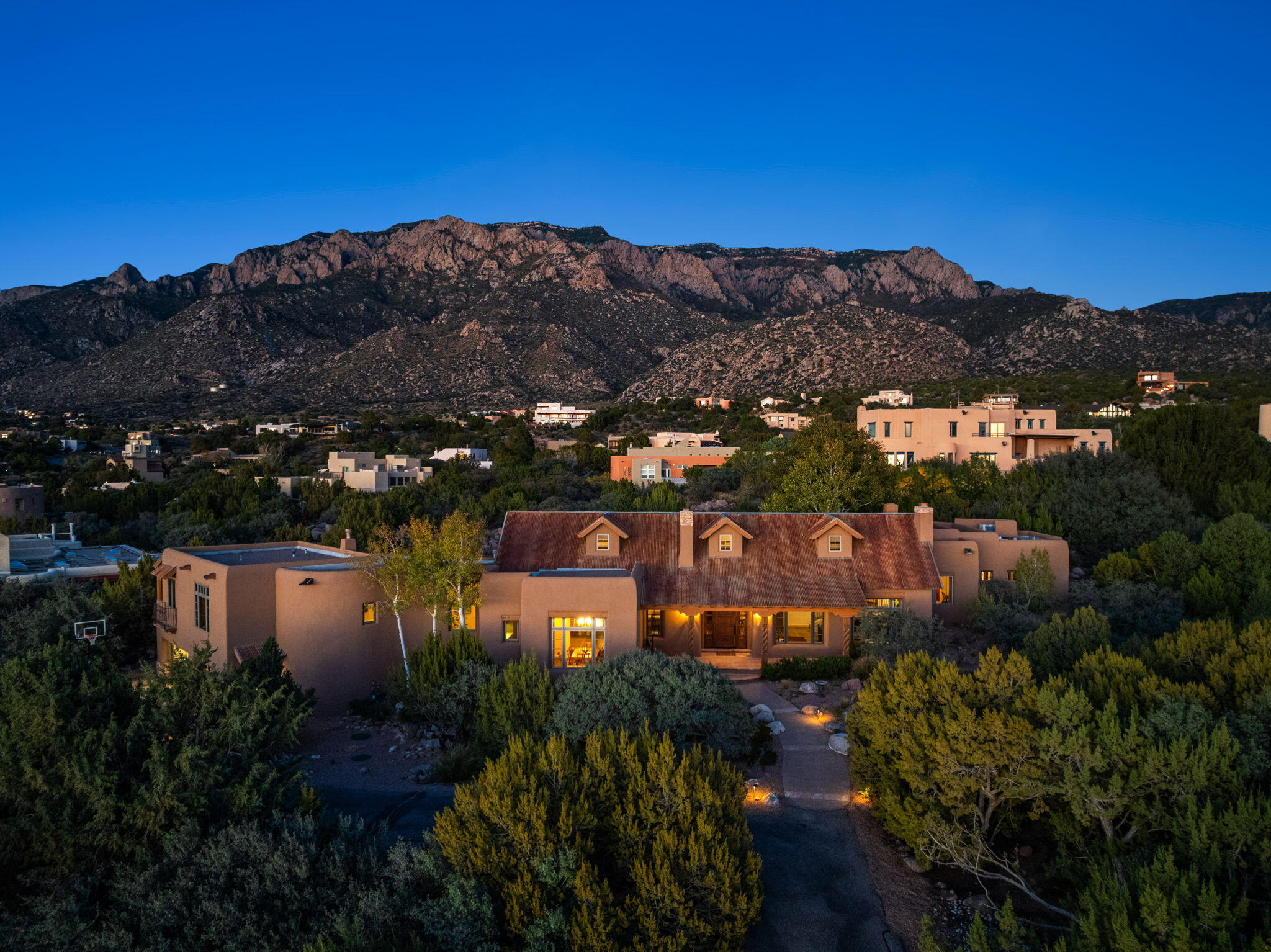 348 White Oaks Drive NE