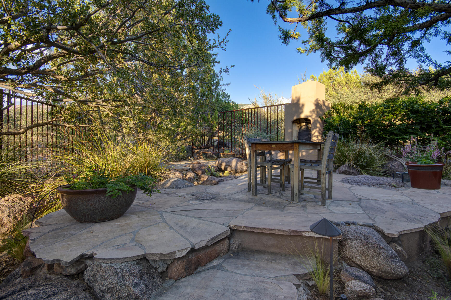 348 White Oaks Drive NE