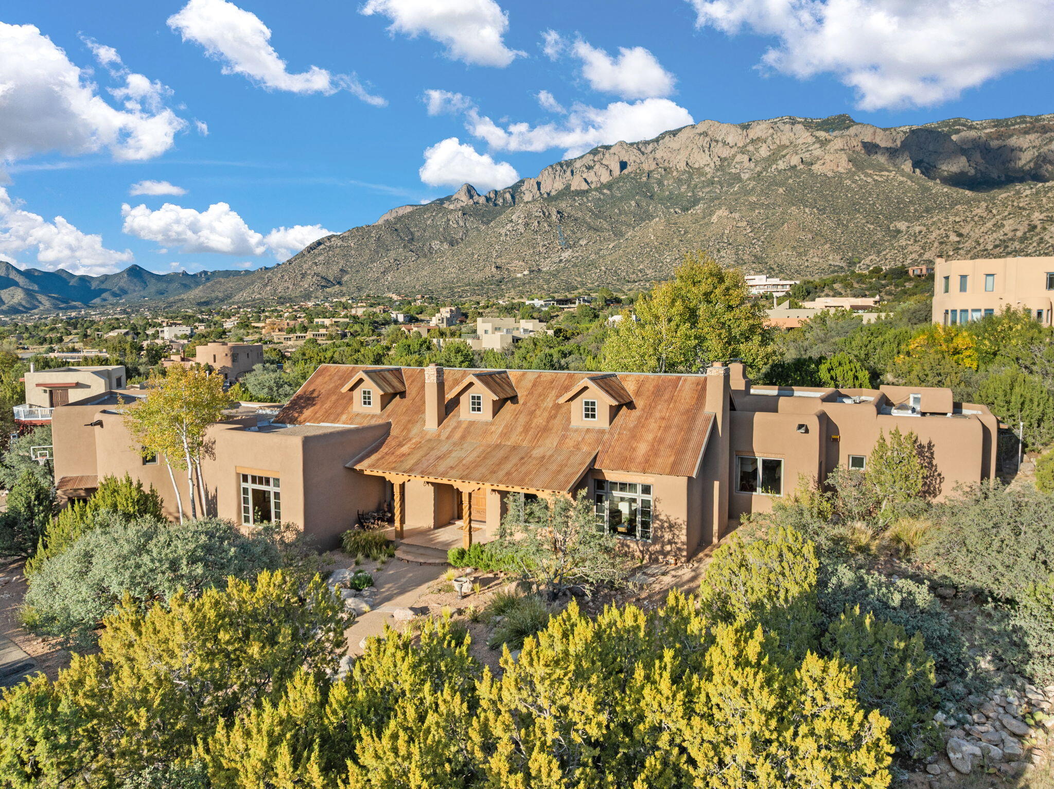 348 White Oaks Drive NE