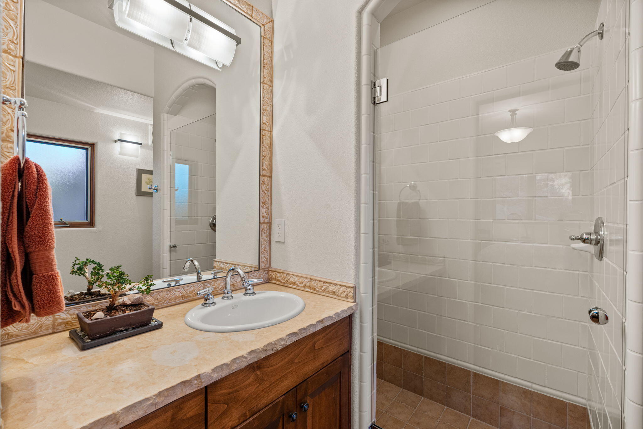 348 White Oaks Drive NE